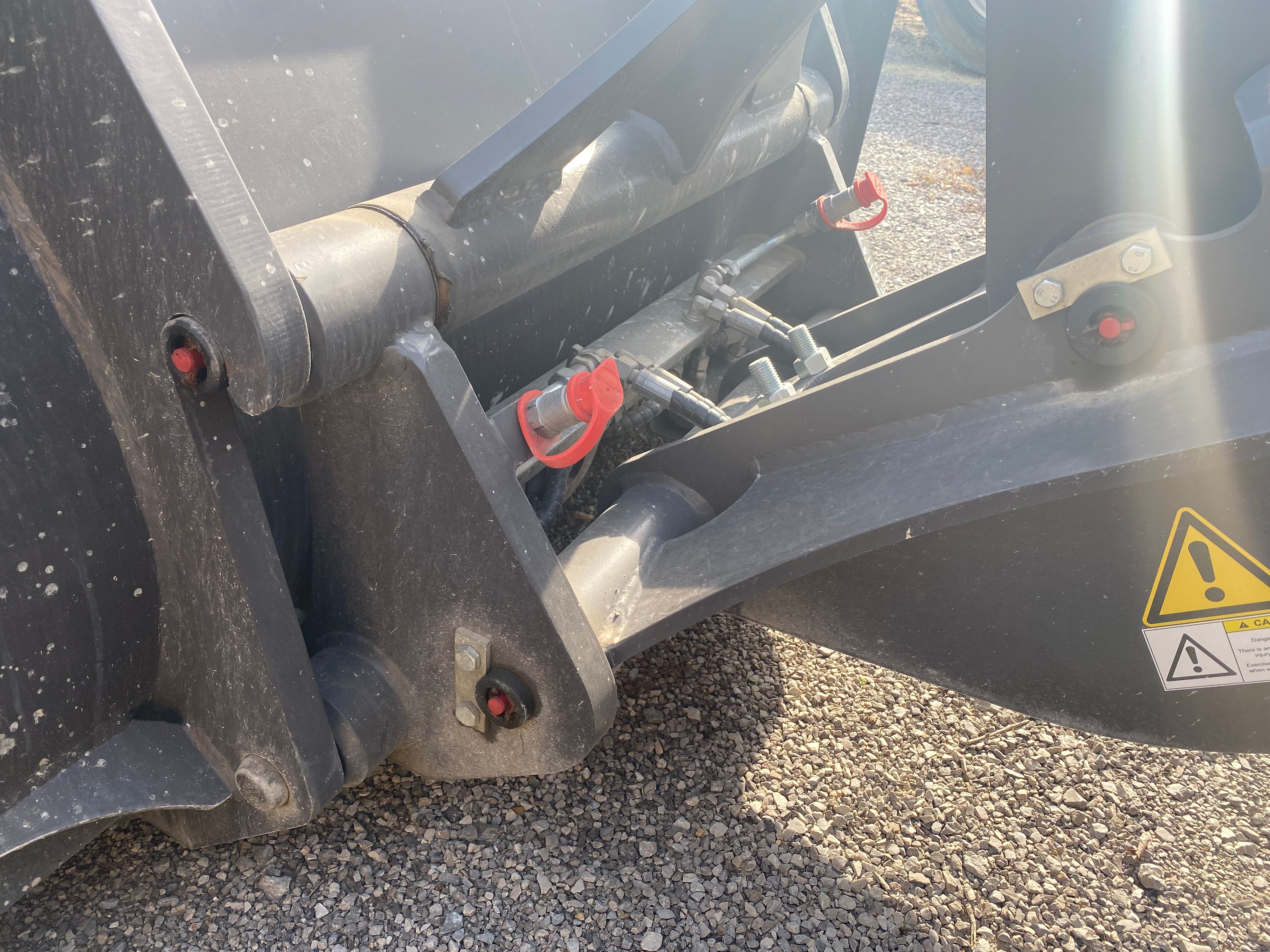 MECALAC AX1000 HYDRAULIC QUICK COUPLER Photo 1 Thumbnail