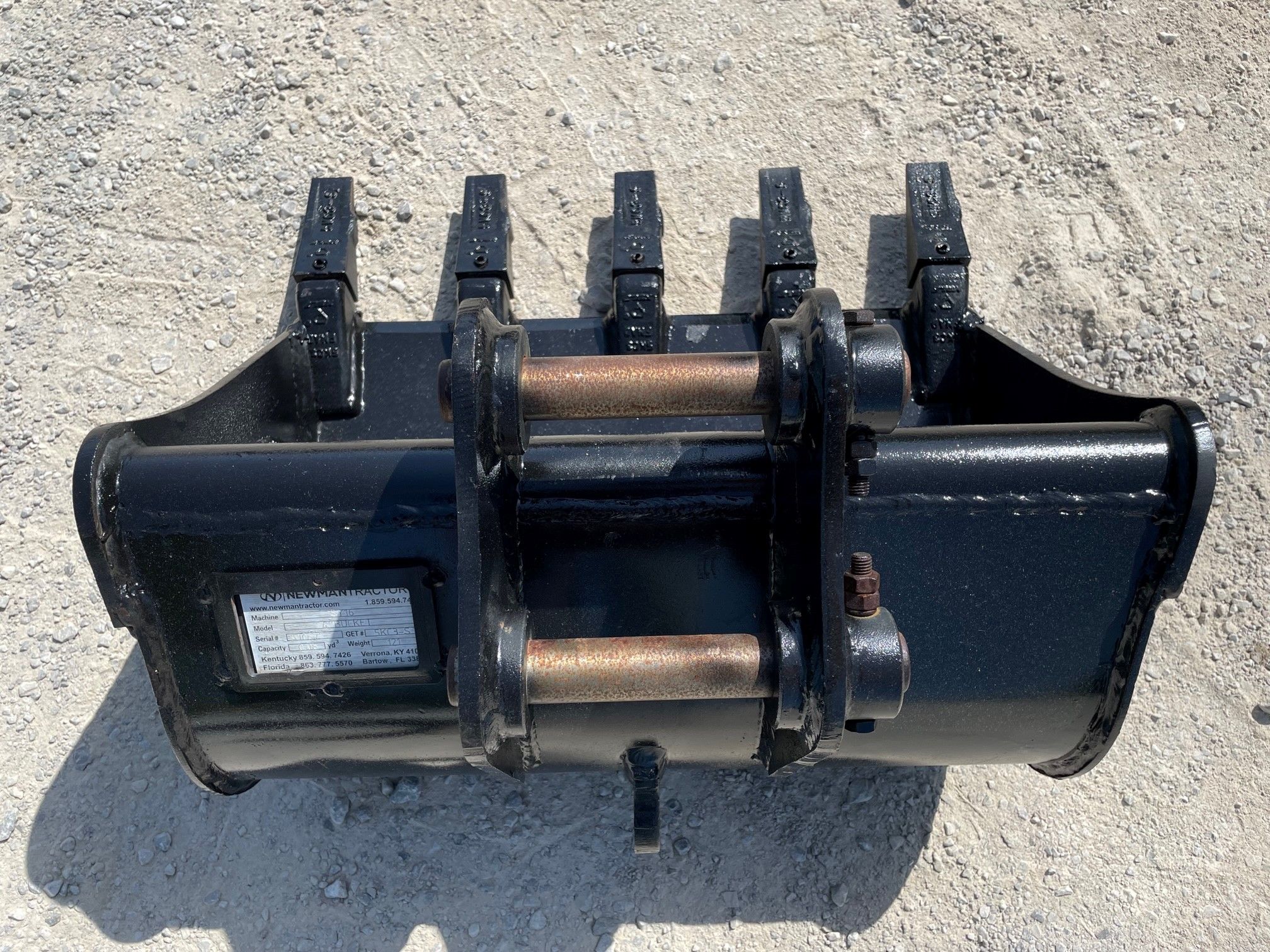 24" BUCKET FOR SY16C Photo 3 Thumbnail