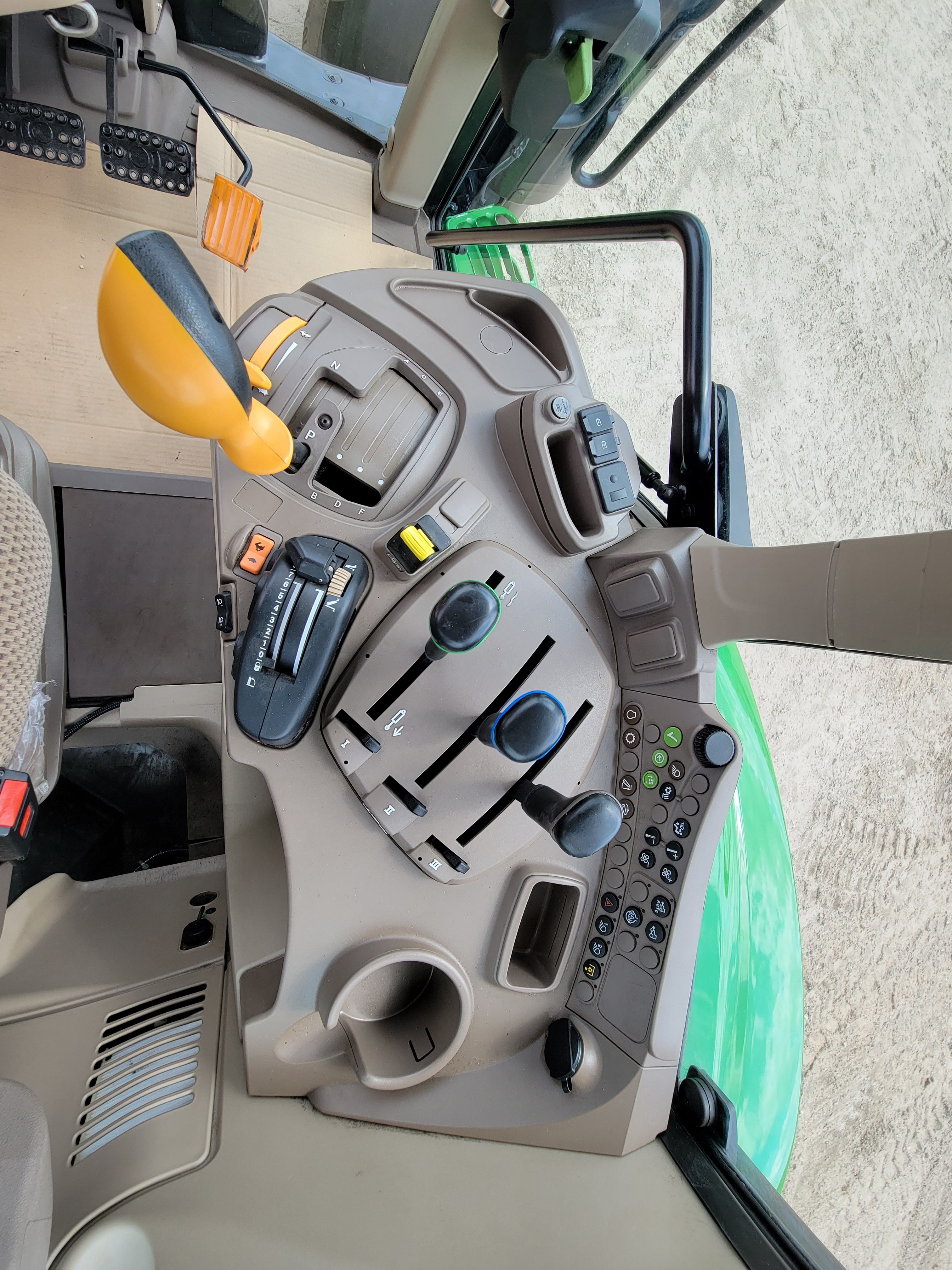 2021 JOHN DEERE 6130M Photo 9 Thumbnail