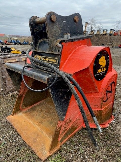 1.5 YD PADDING BUCKET FOR SY215C/SY225C Photo 3 Thumbnail