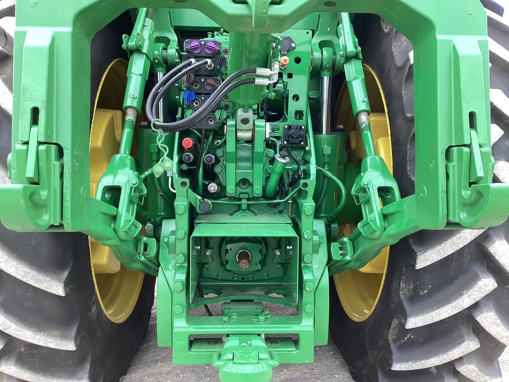 2022 JOHN DEERE 8R 310 Photo 5 Thumbnail