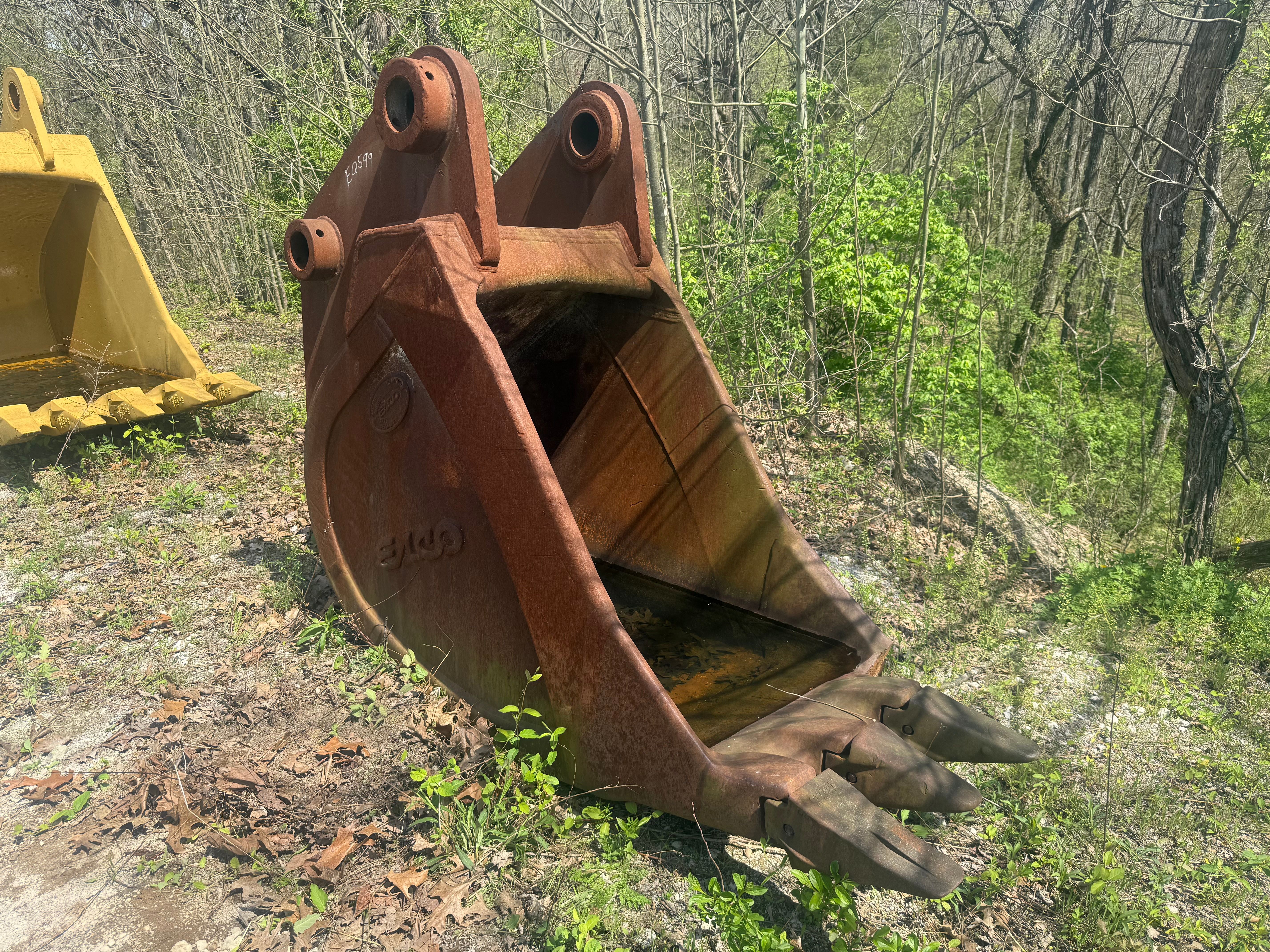 24" BUCKET FOR SY215C Photo 1 Thumbnail