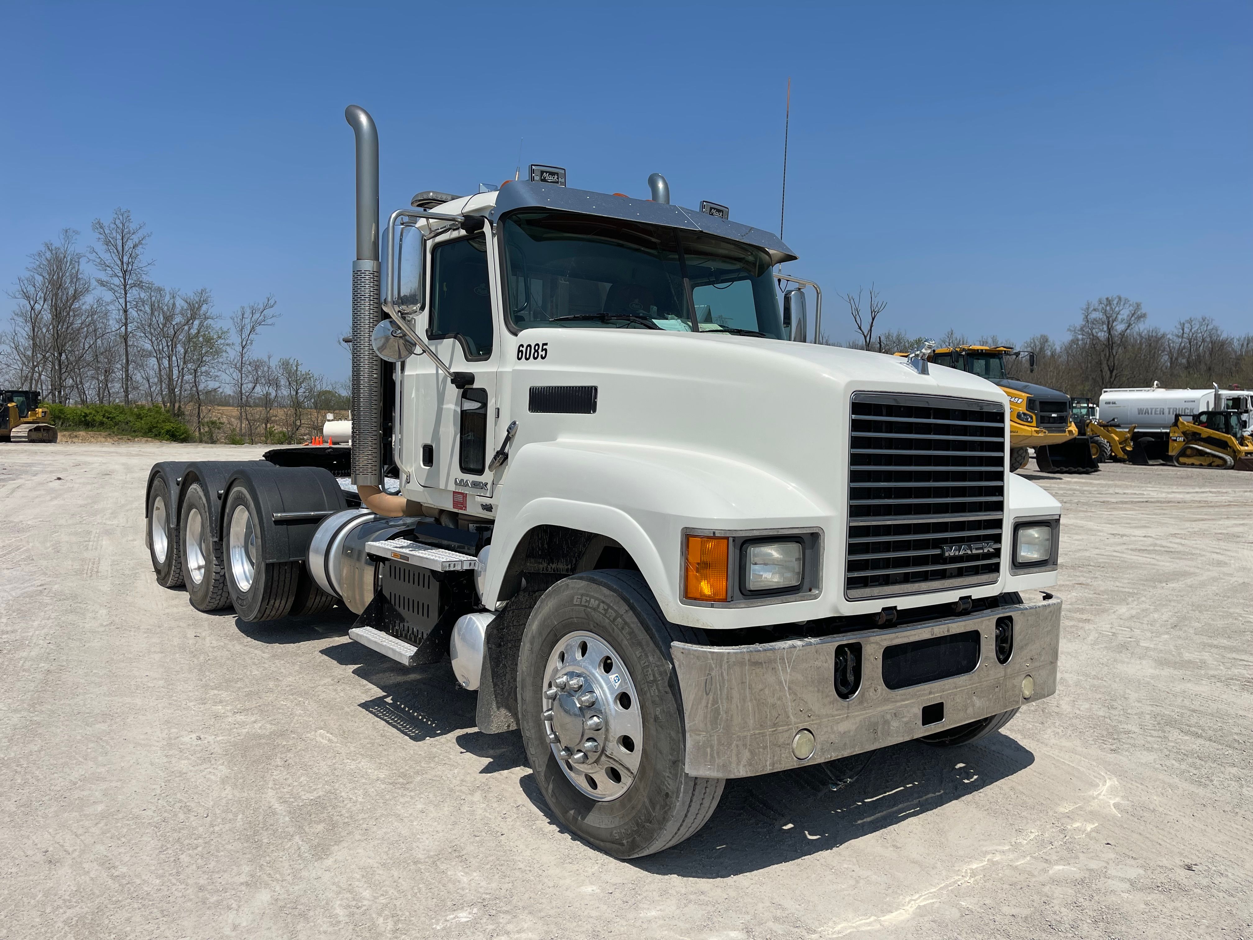 2016 MACK CHU613 Photo 6 Thumbnail