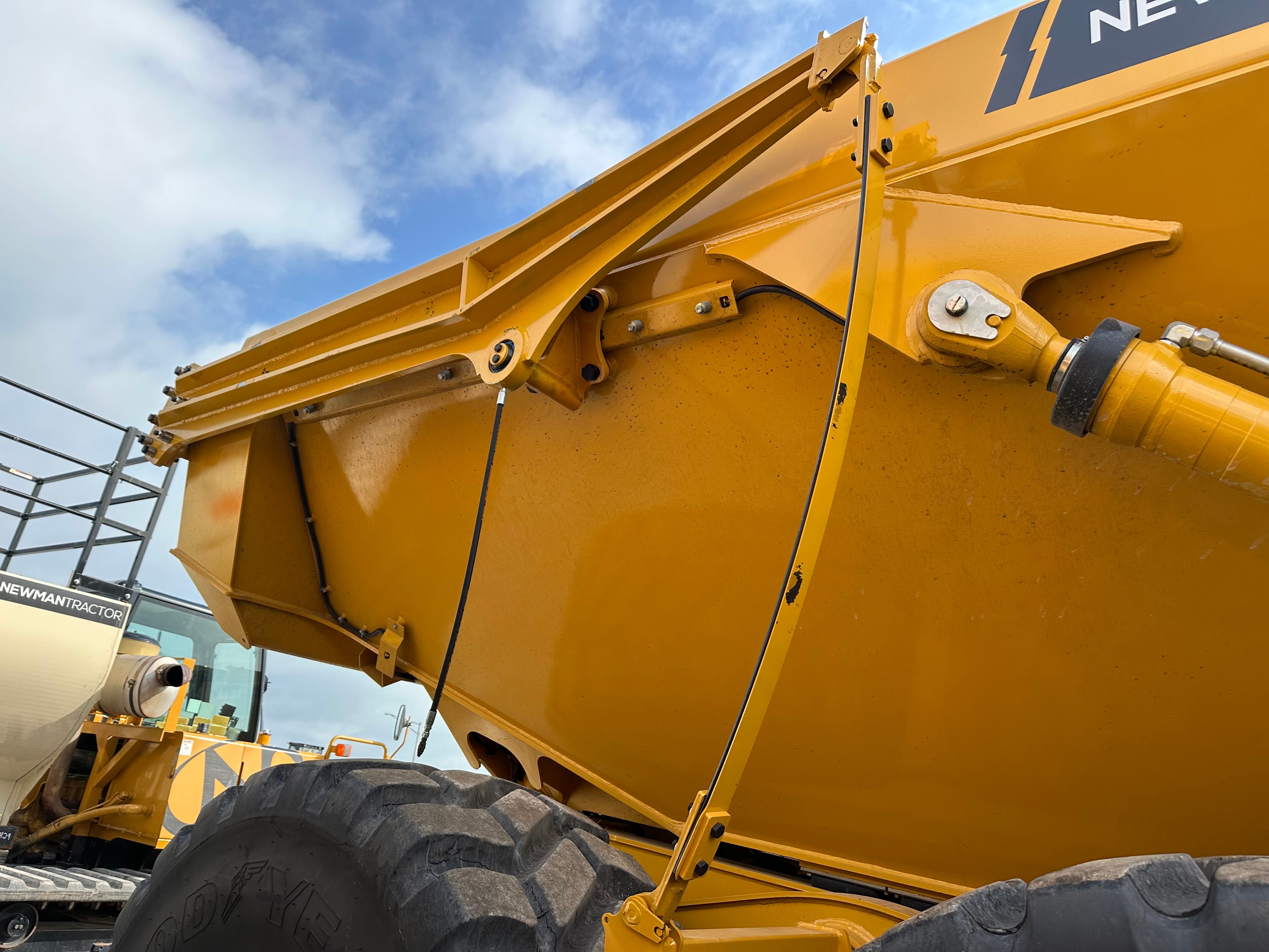 BELL B45E TAILGATE Photo 3 Thumbnail