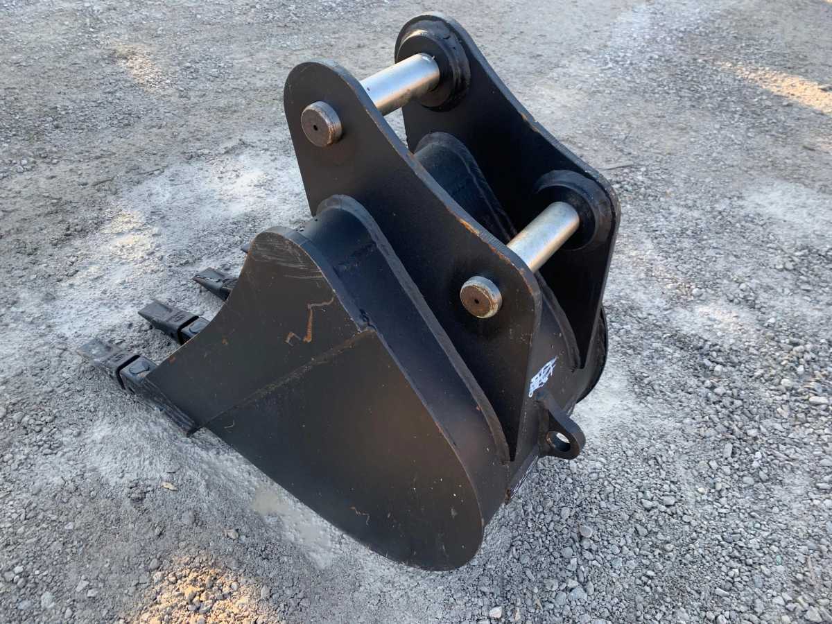 18" BUCKET FOR SY50U Photo 1