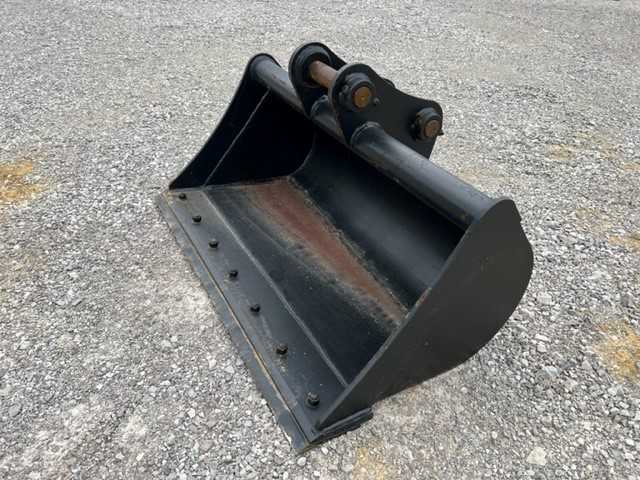 42" EXCAVATOR DITCH CLEANING BUCKET 45MM PIN Photo 1