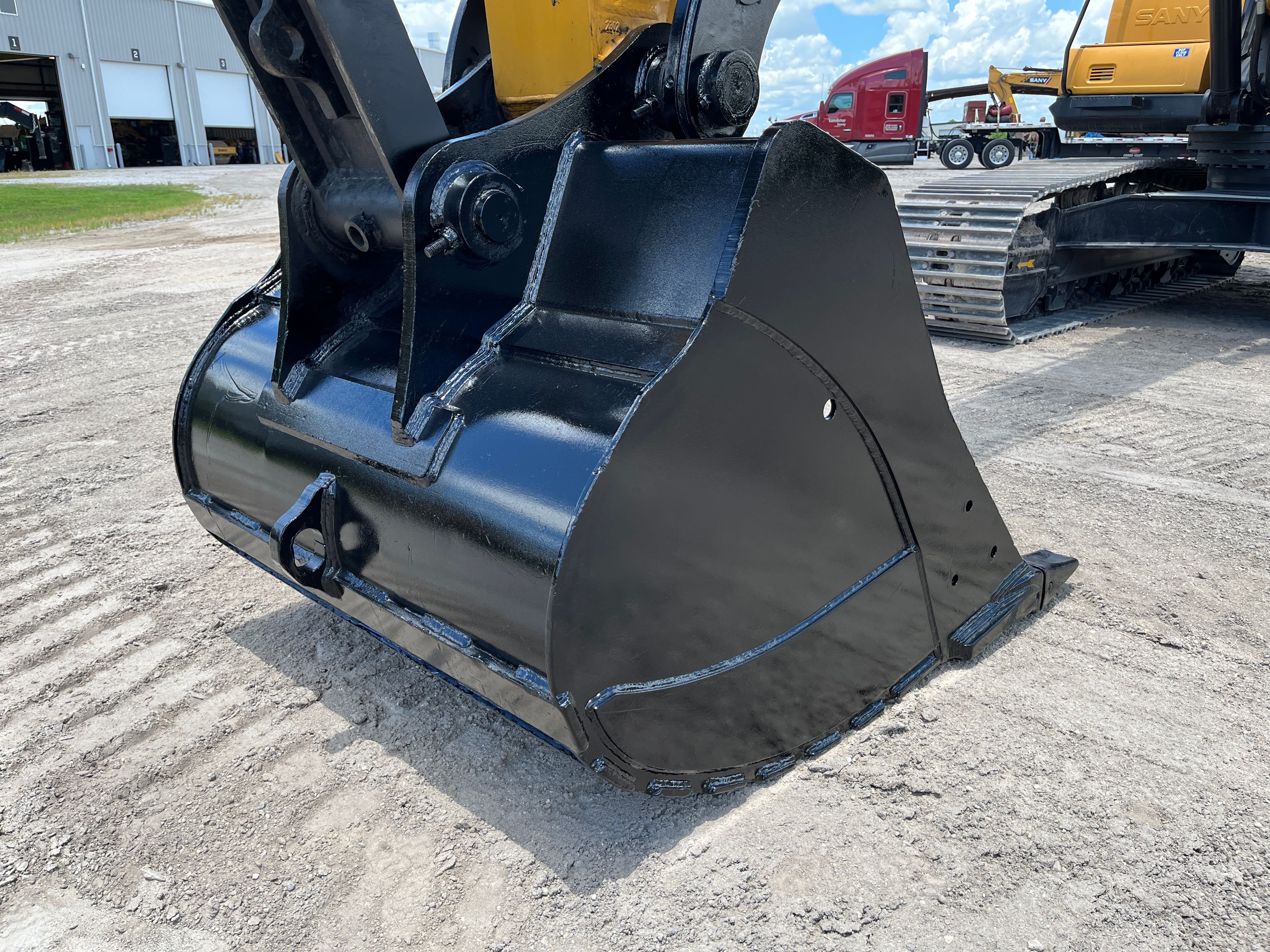 60" EXCAVATOR DIGGING BUCKET 90MM PIN Photo 3 Thumbnail