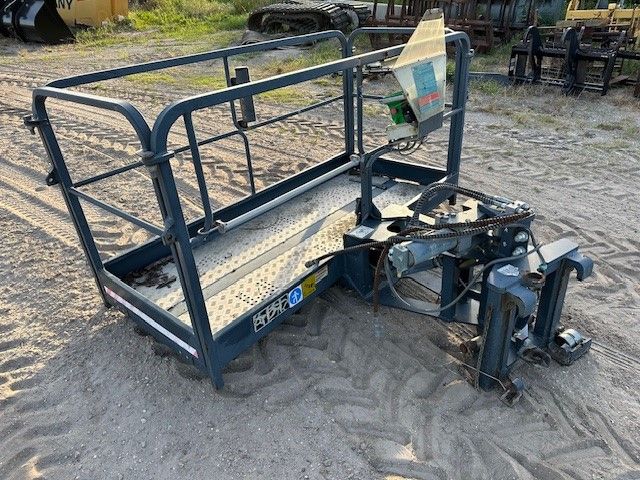 MAN BASKET FOR R40.30 Photo 2 Thumbnail