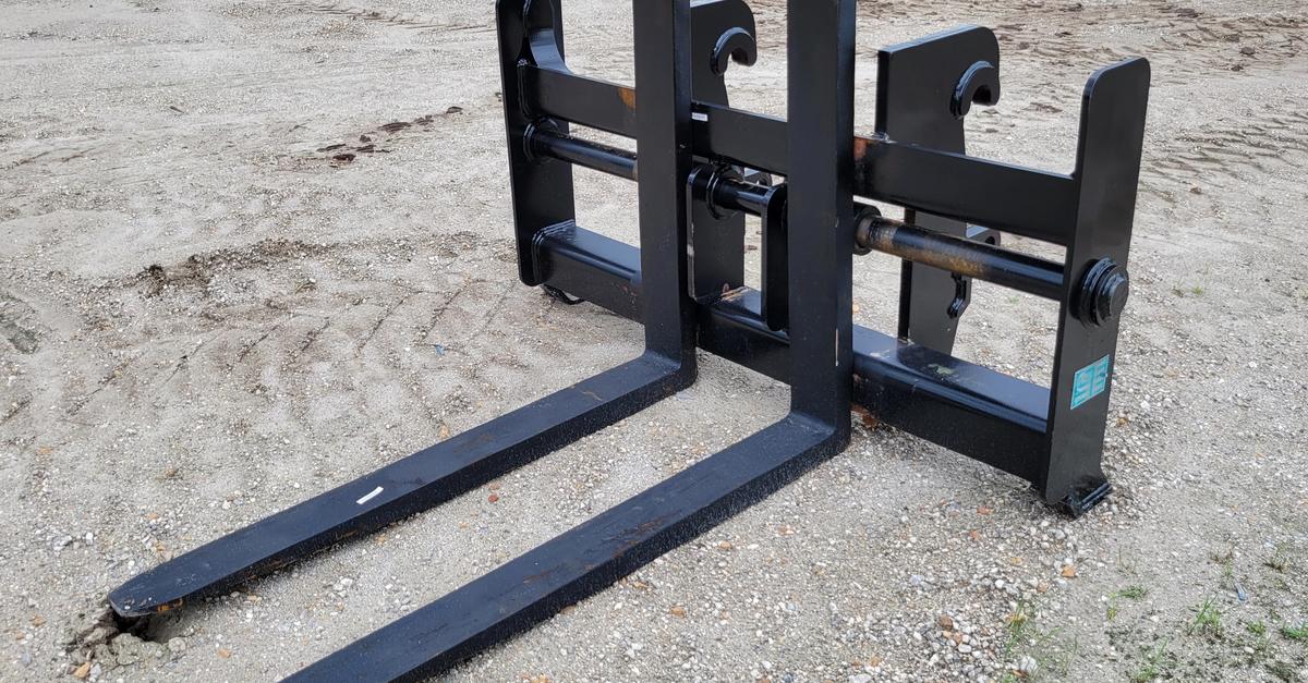 FORKS FOR SW305K WHEEL LOADER For Sale | Newman Tractor