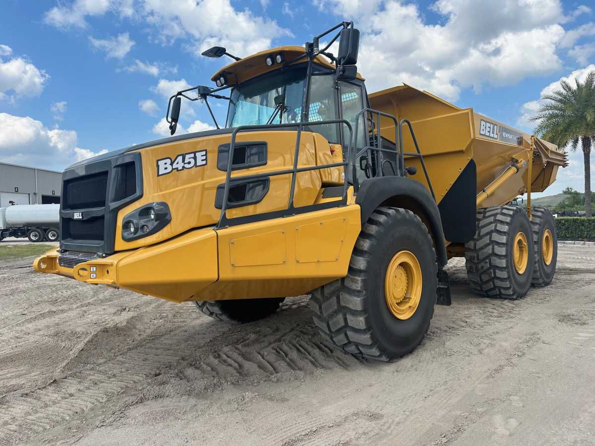 2025 BELL B45E Photo 1