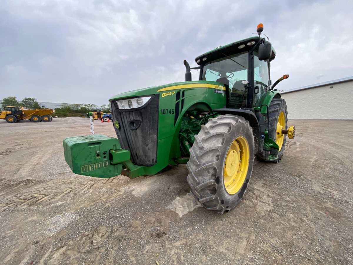 2015 JOHN DEERE JOHN DEERE 8345R ROW CROP TRACTOR Photo 1