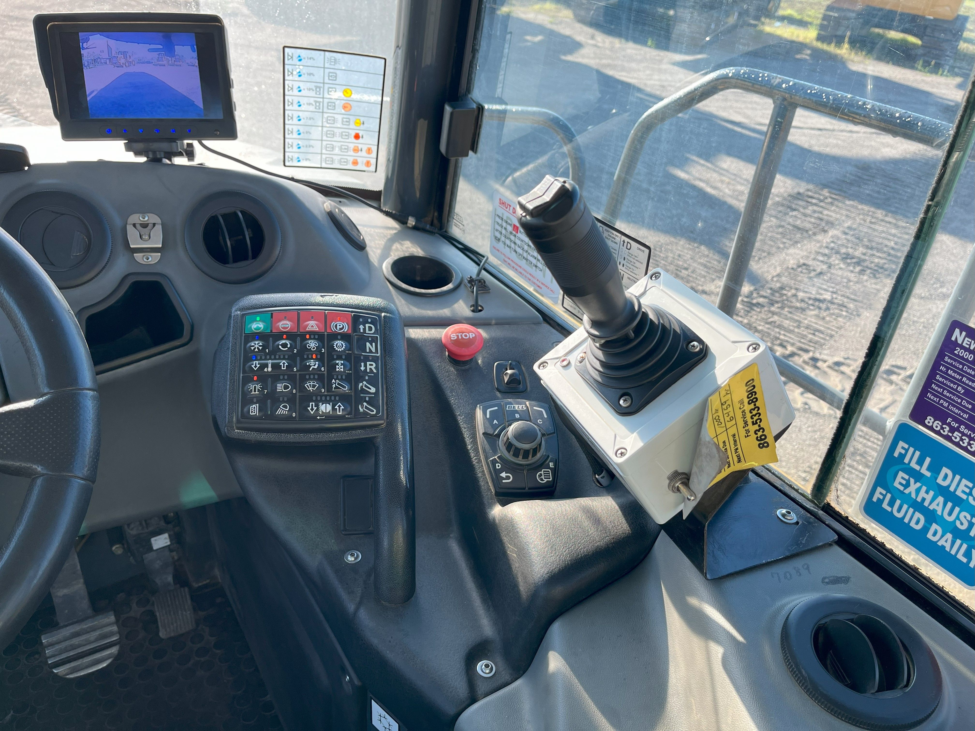 2015 BELL B30E Photo 8 Thumbnail