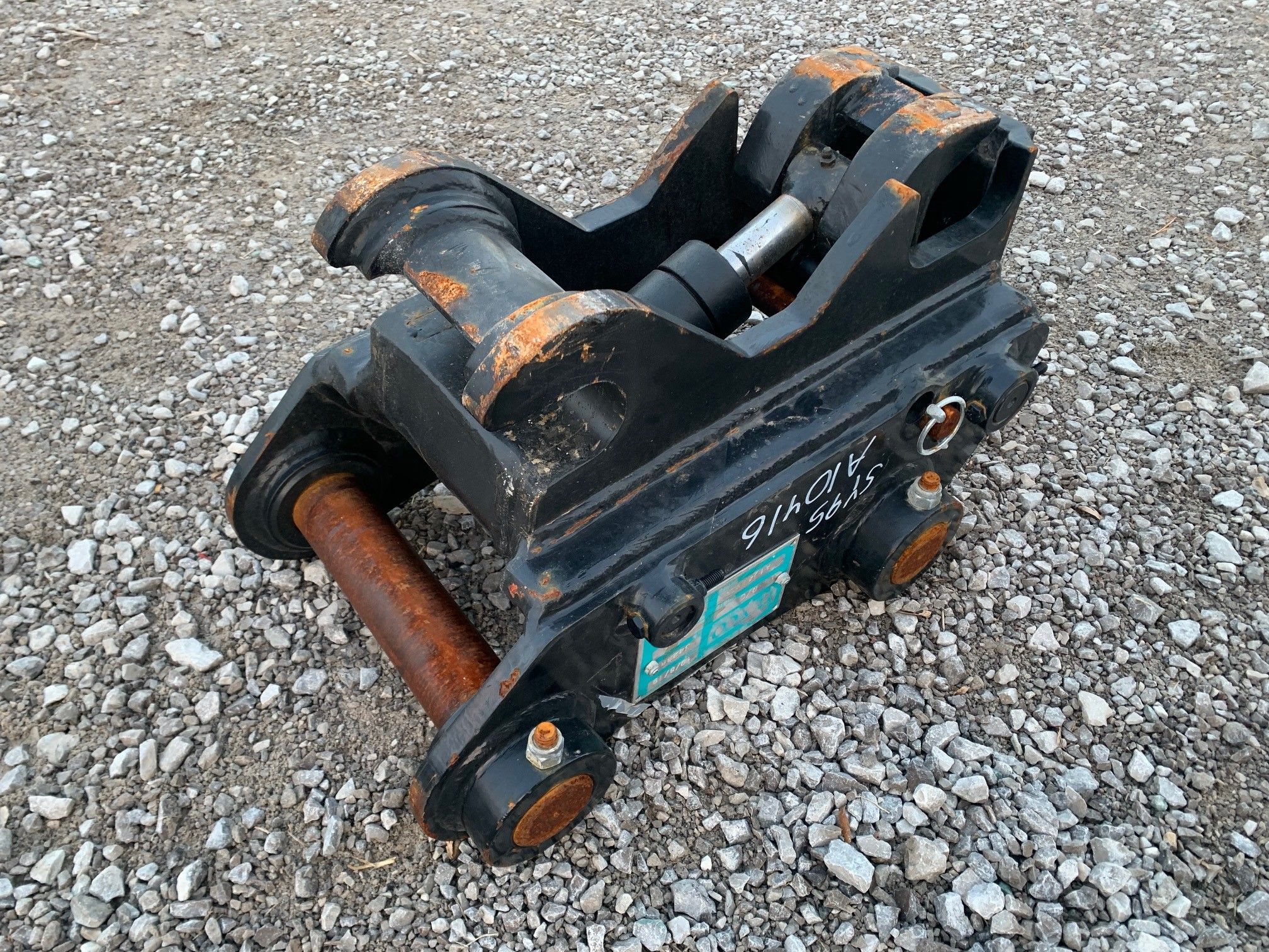 QUICK COUPLER, HYDRAULIC FOR SY95C Photo 2 Thumbnail