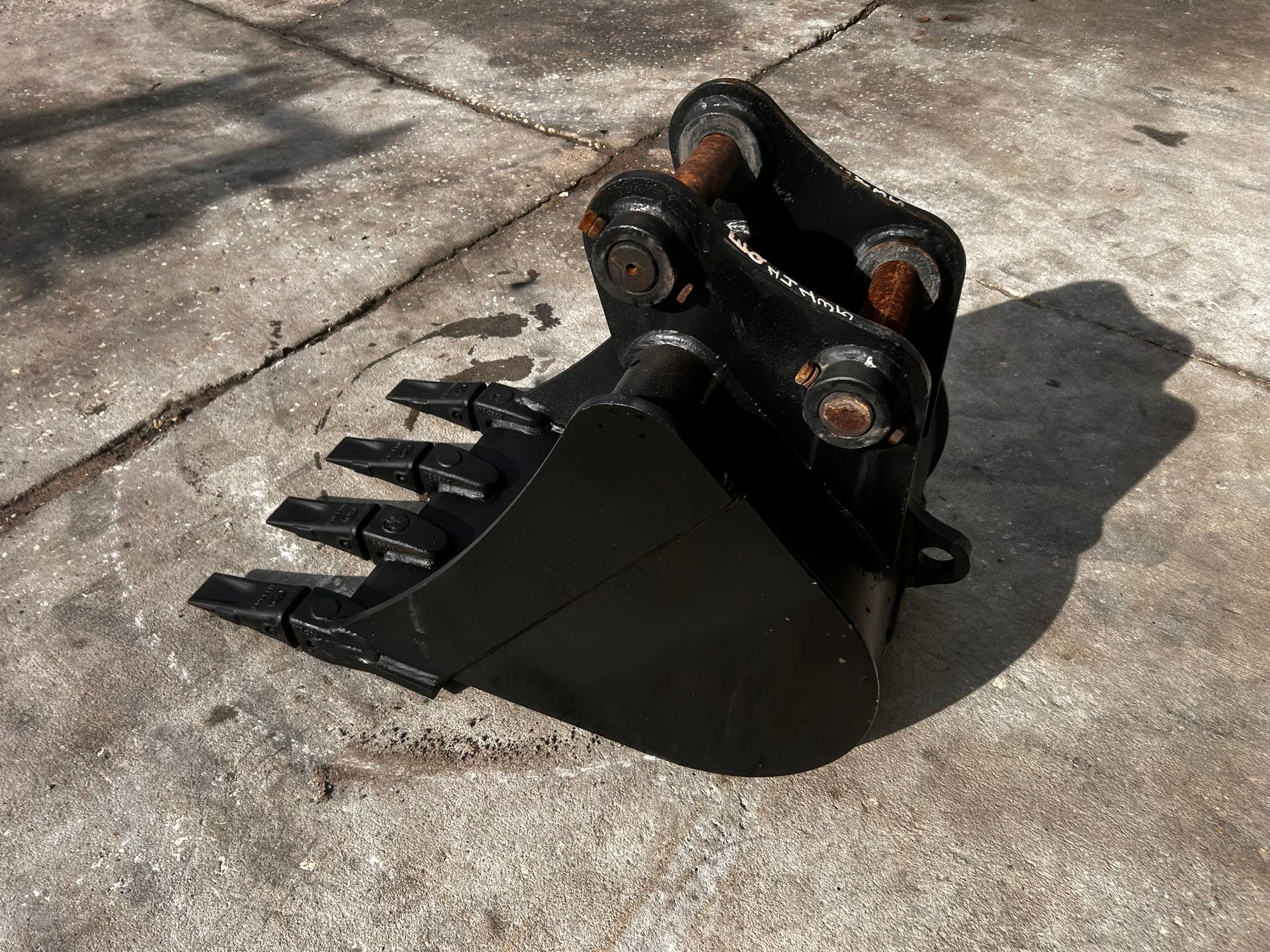 18" BUCKET FOR SY35U Photo 2 Thumbnail