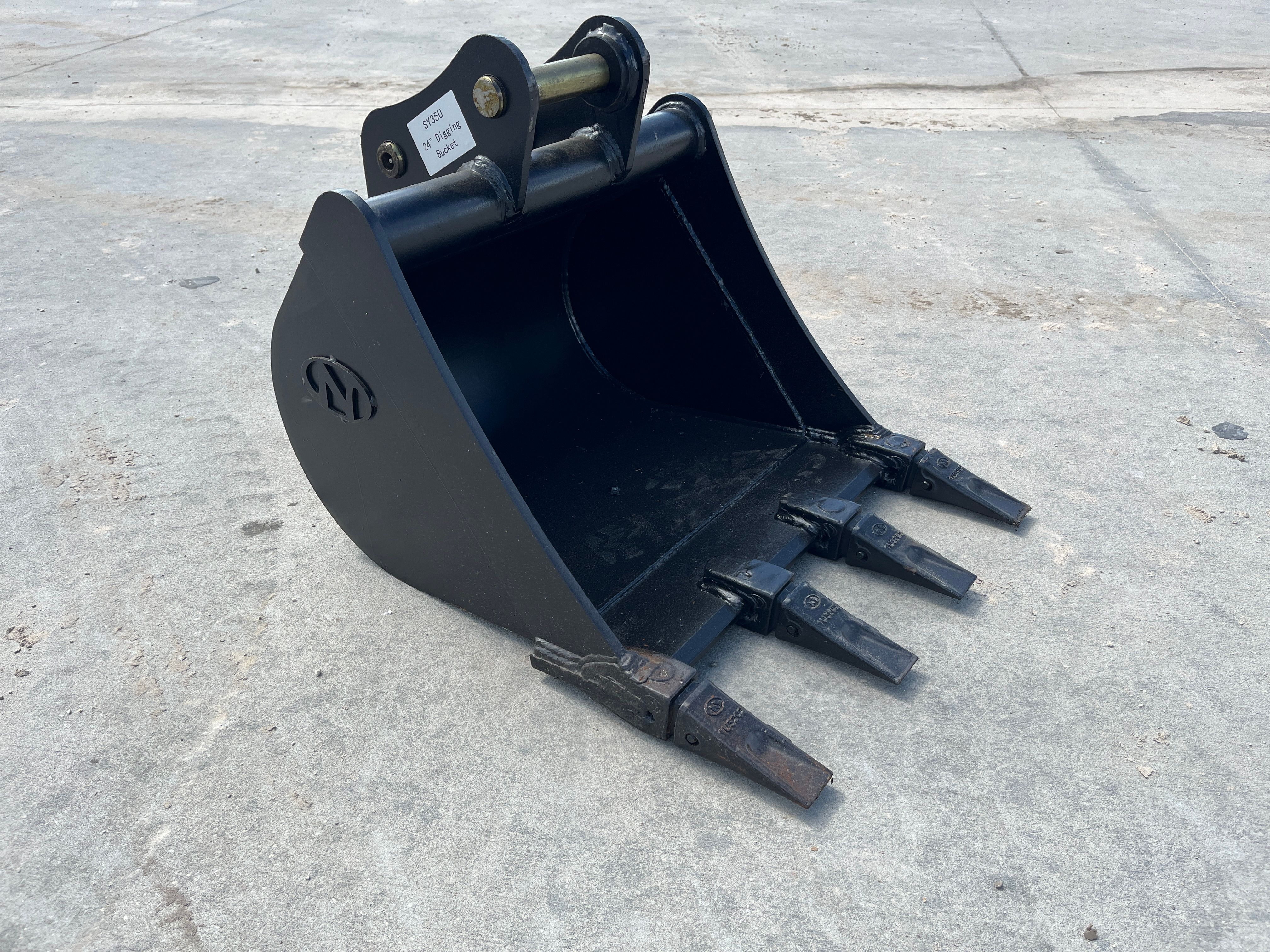 24" BUCKET FOR SY35U Photo 4 Thumbnail