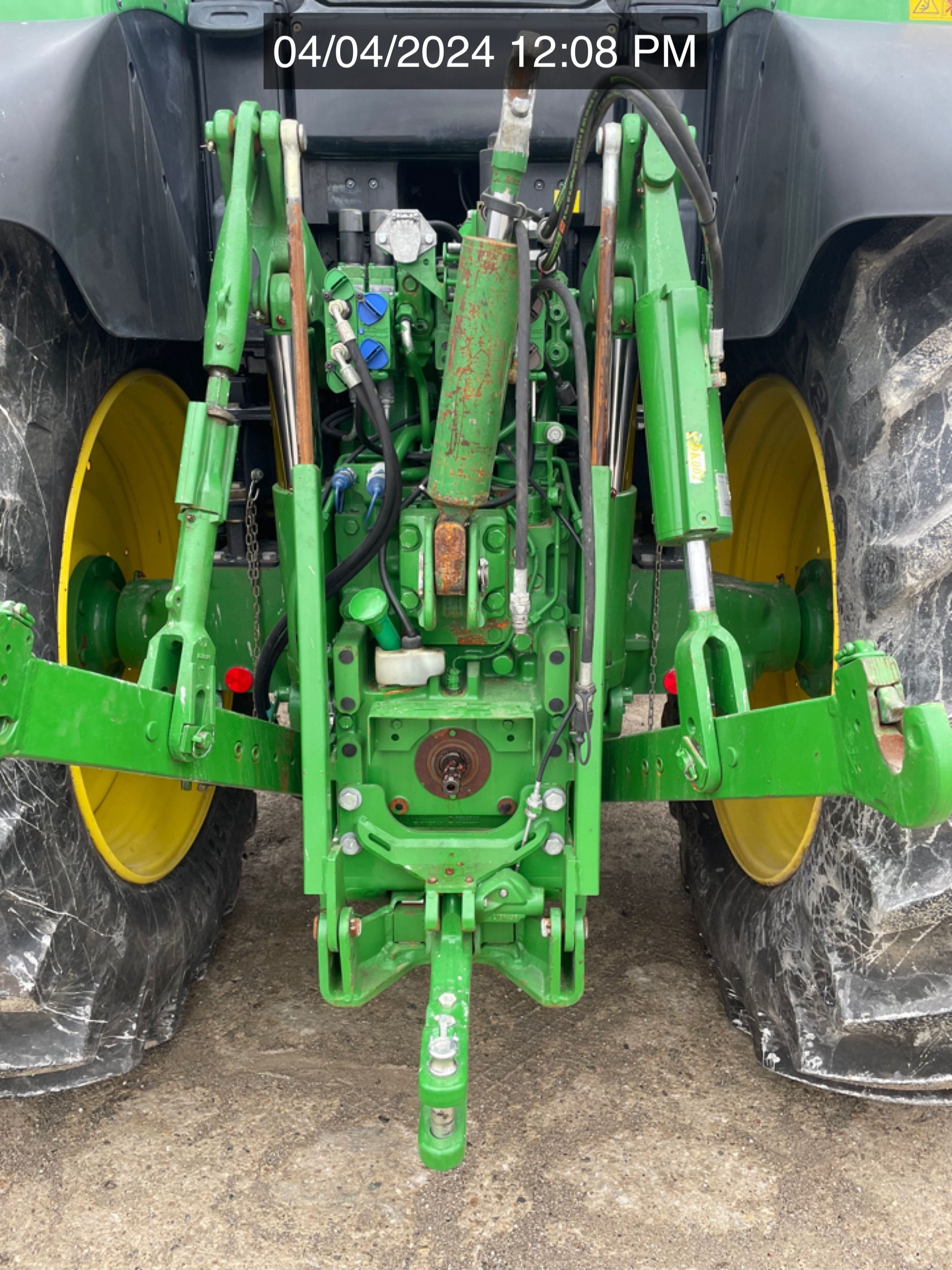 2017 JOHN DEERE 6195M Photo 9 Thumbnail