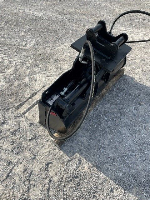 44" TILTING BUCKET FOR SY35U Photo 4 Thumbnail