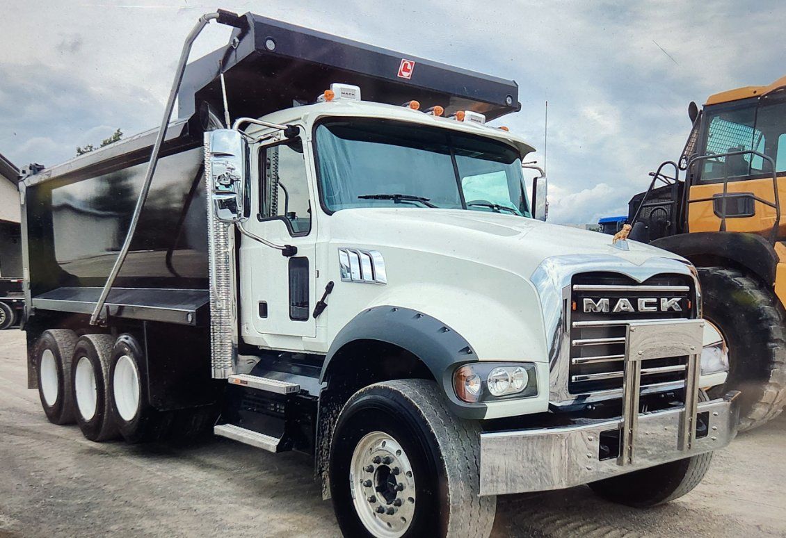 2024 MACK GR64F Photo 4 Thumbnail