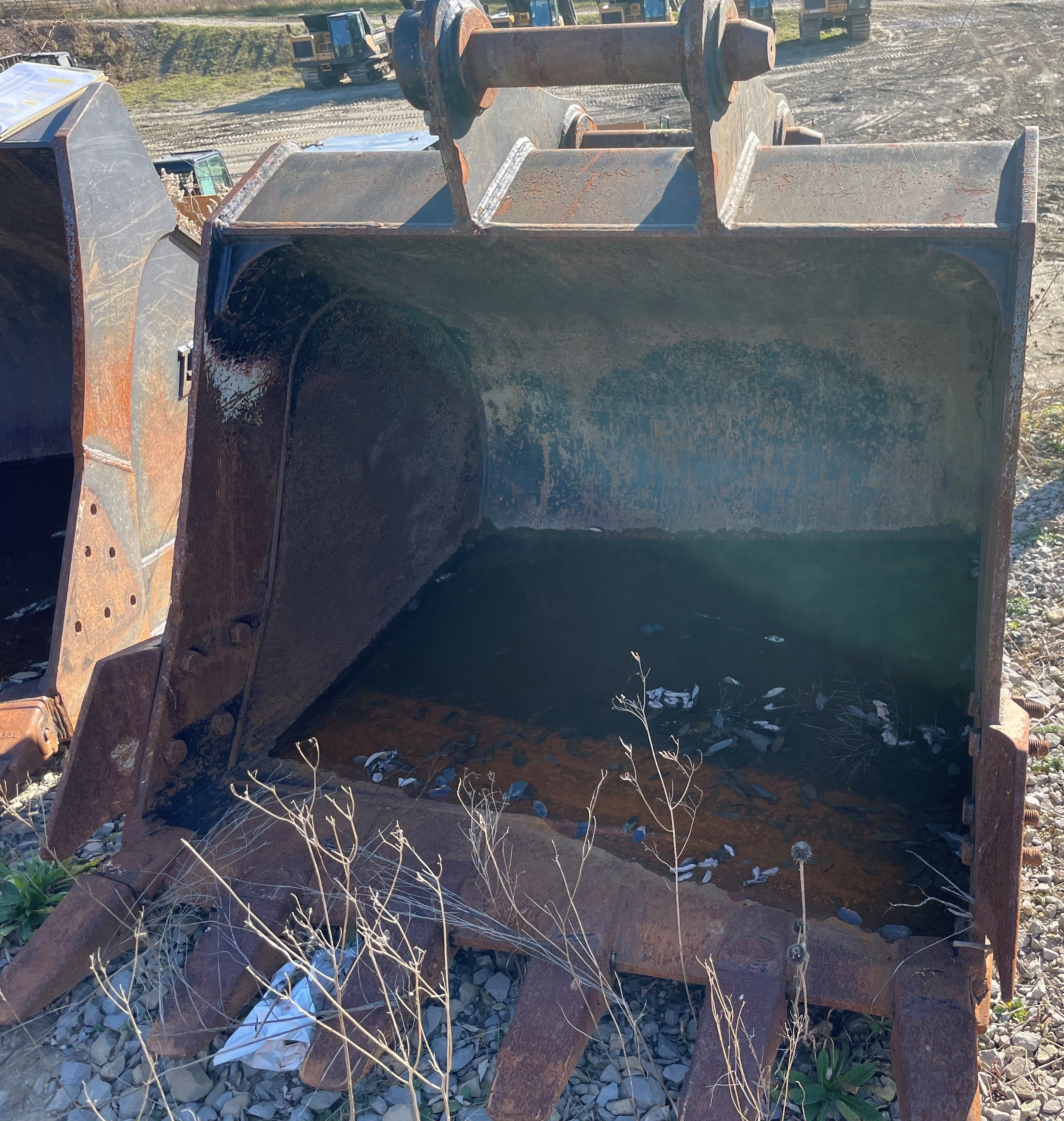 54" BUCKET FOR SY225C Photo 2 Thumbnail