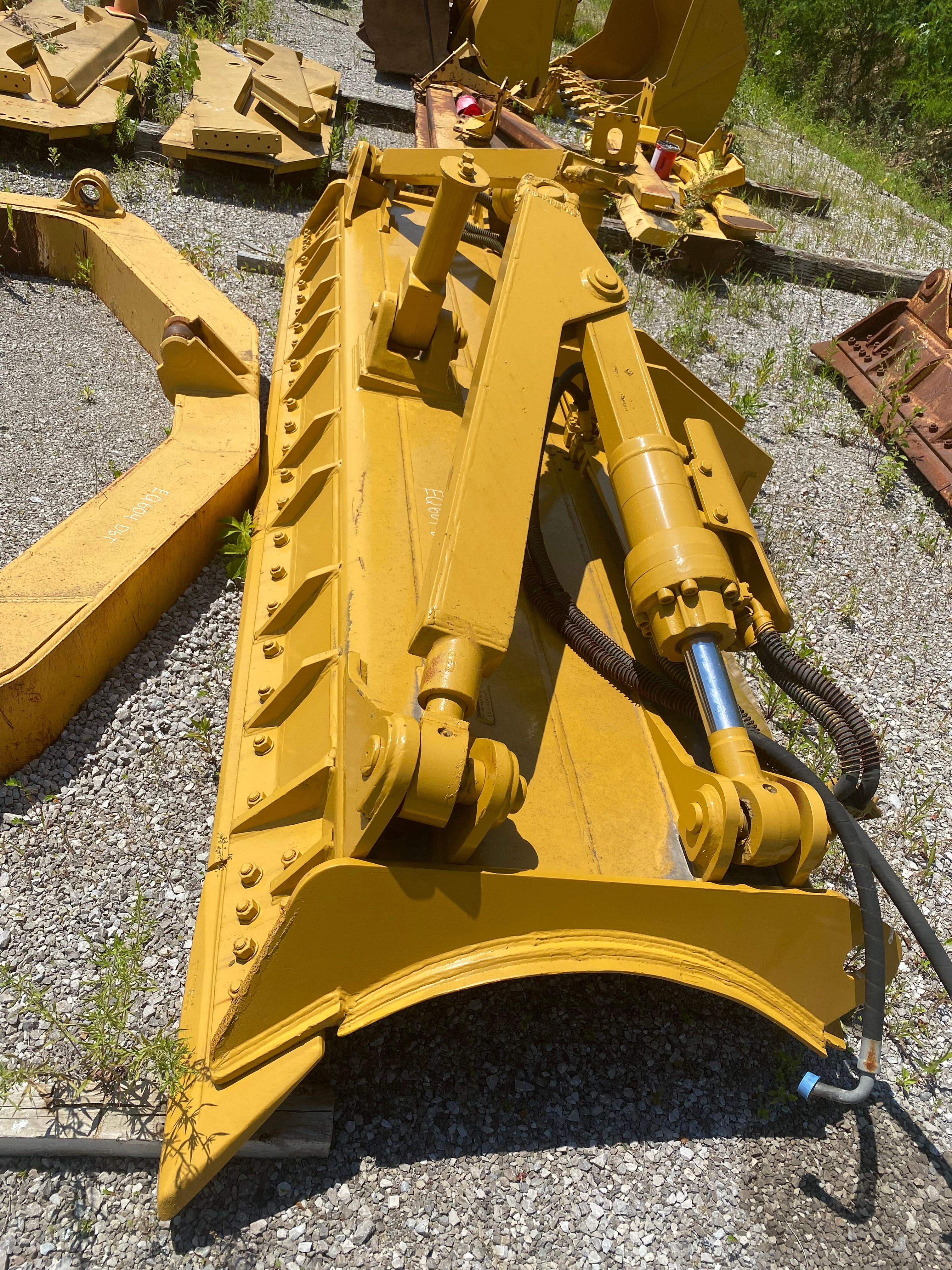 USED ANGLE BLADE W/ C FRAME FOR CAT D7E Photo 3 Thumbnail