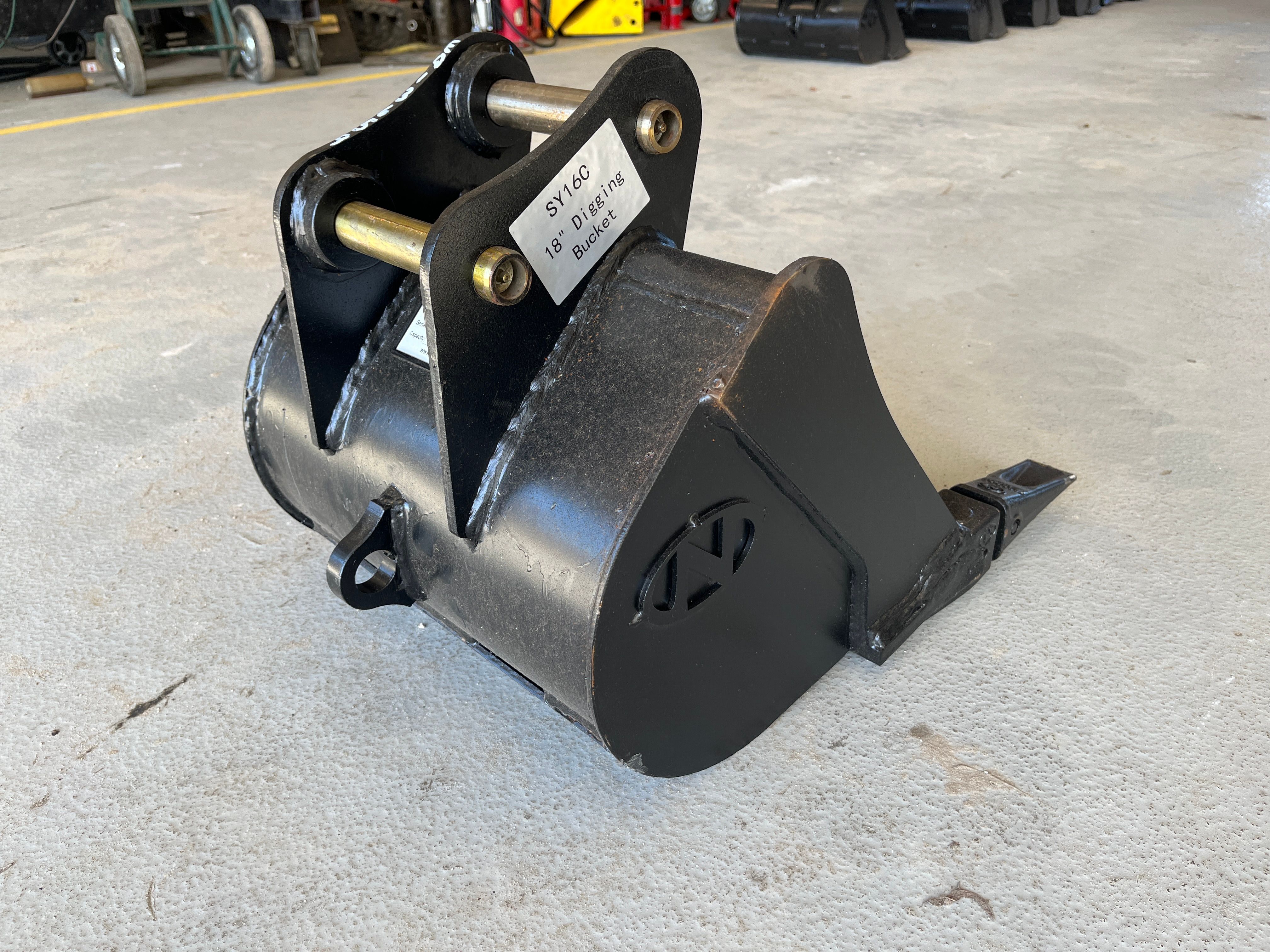 18" BUCKET FOR SY16C Photo 3 Thumbnail