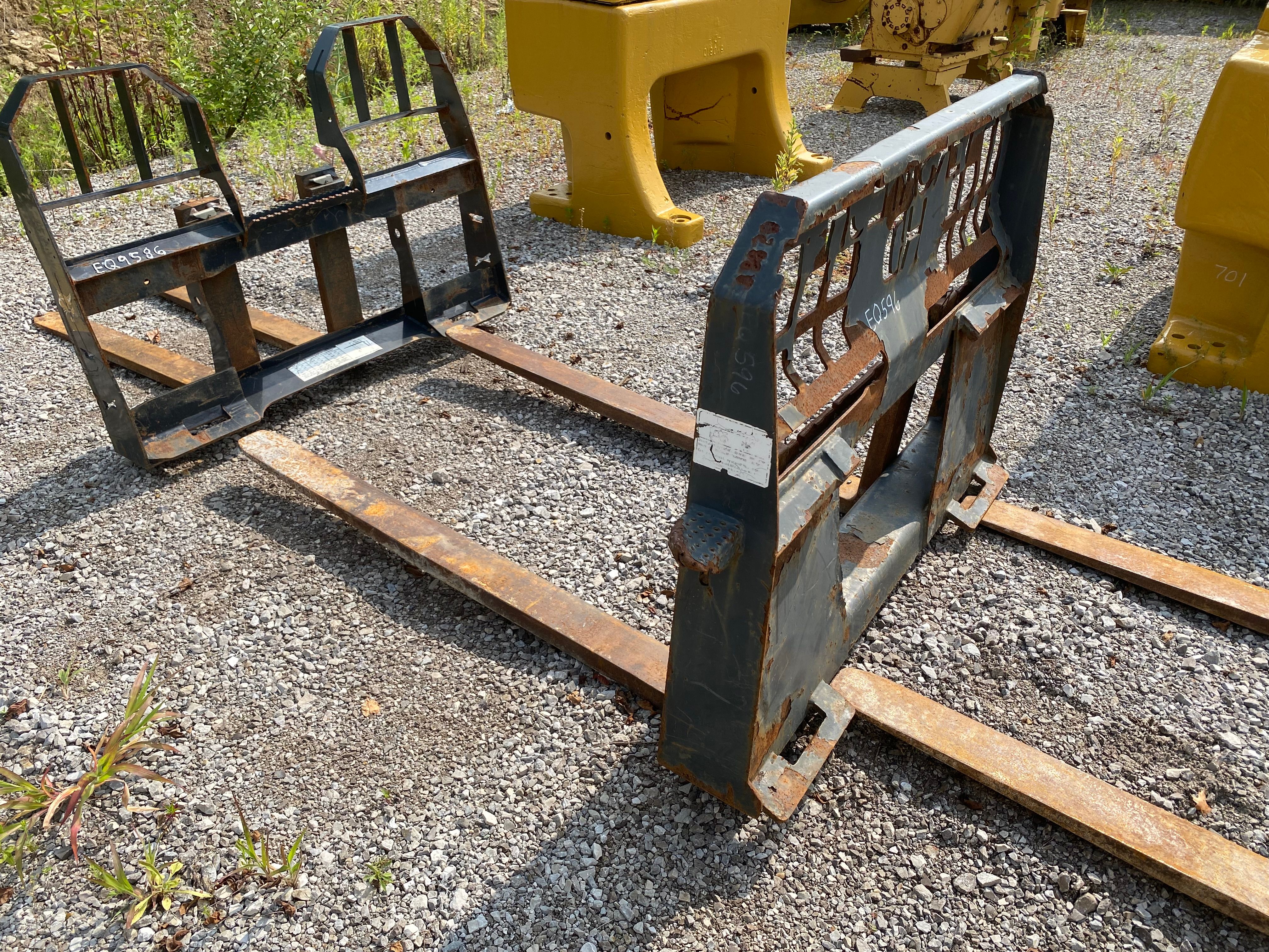48" SKID STEER FORKS Photo 2 Thumbnail