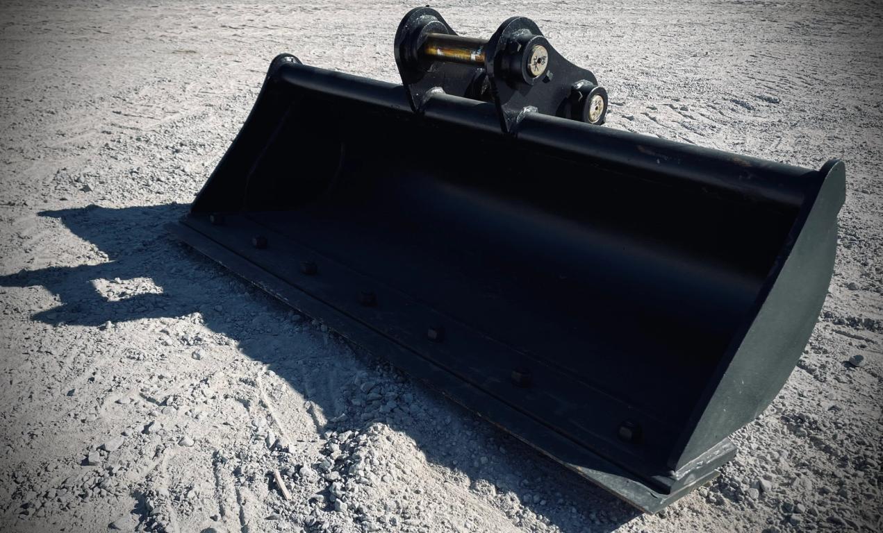 42" EXCAVATOR DITCH CLEANING BUCKET 40MM PIN Newman Tractor