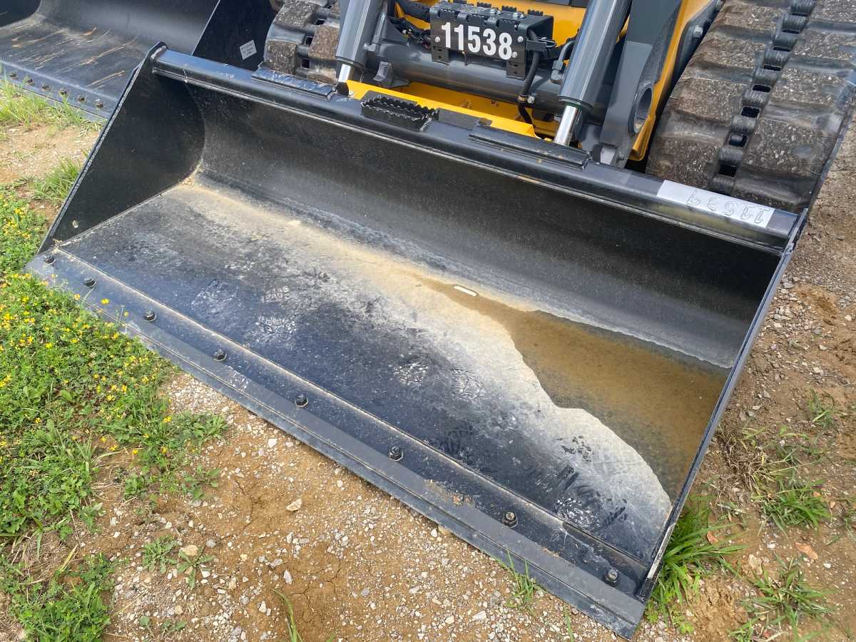 84" BUCKET FOR 333P Photo 1