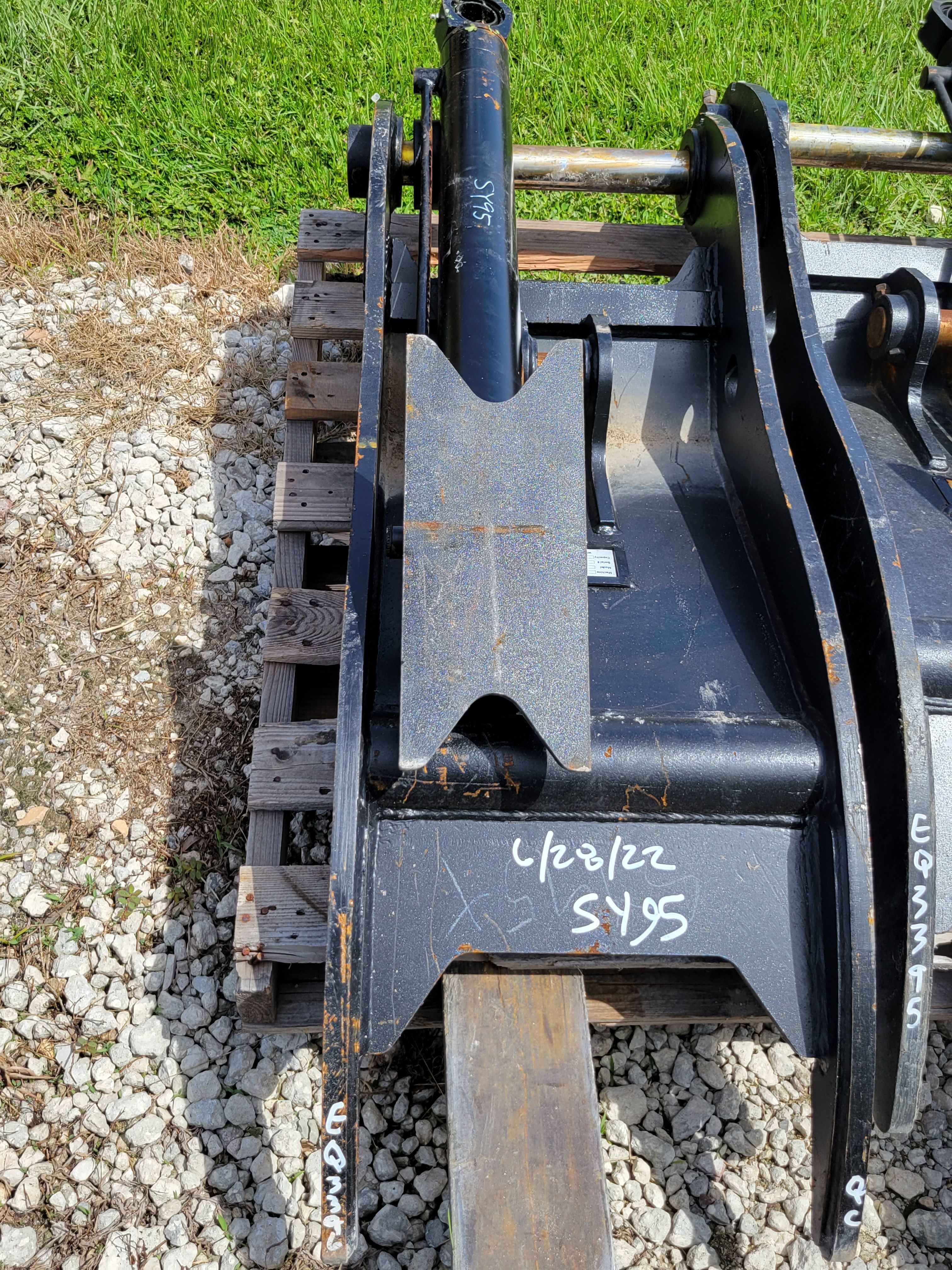 THUMB FOR SY95C (FOR USE W/ QUICK COUPLER) Photo 1 Thumbnail