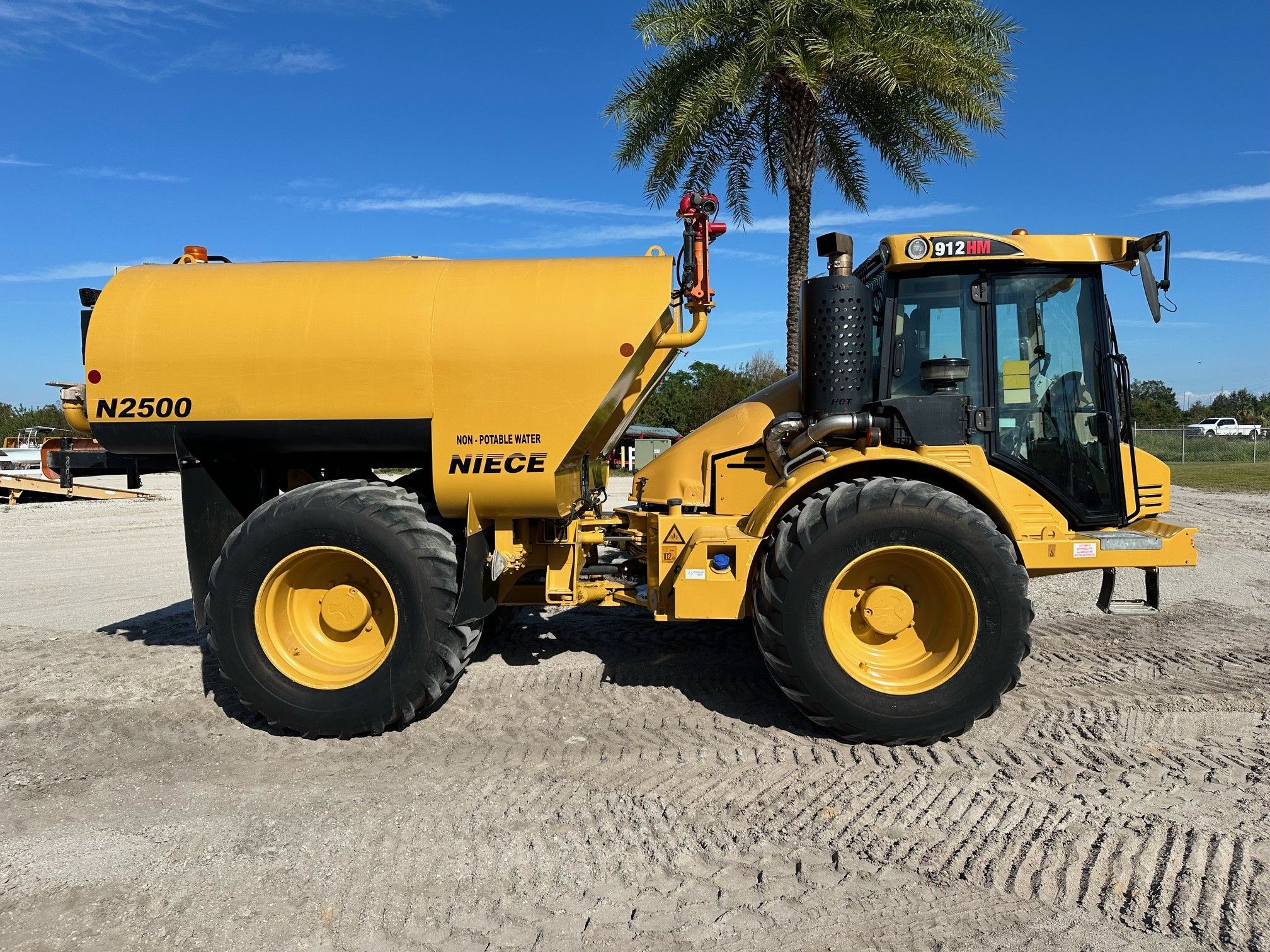 2018 HYDREMA 912HM Photo 5 Thumbnail