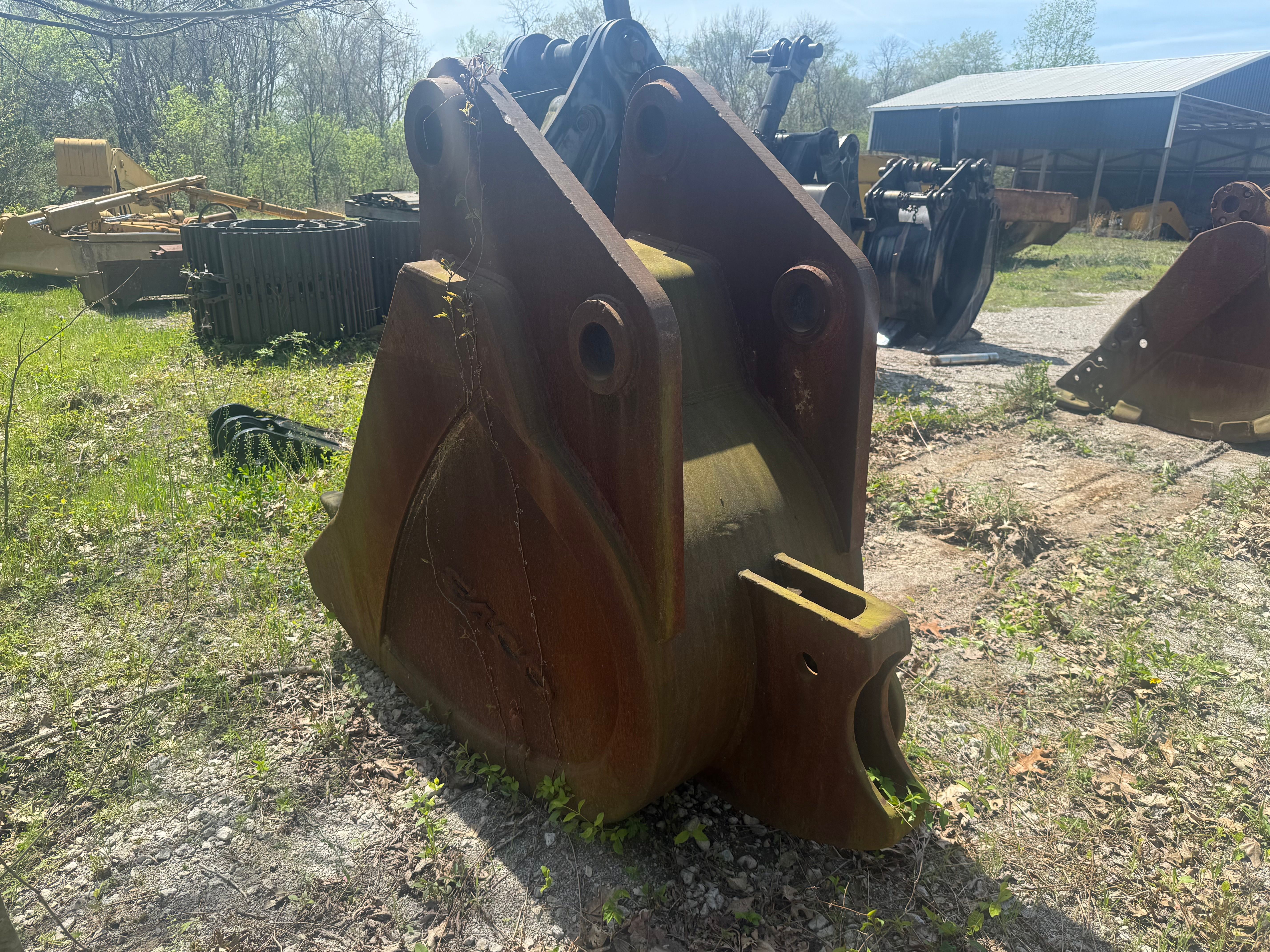 24" BUCKET FOR SY215C Photo 2 Thumbnail