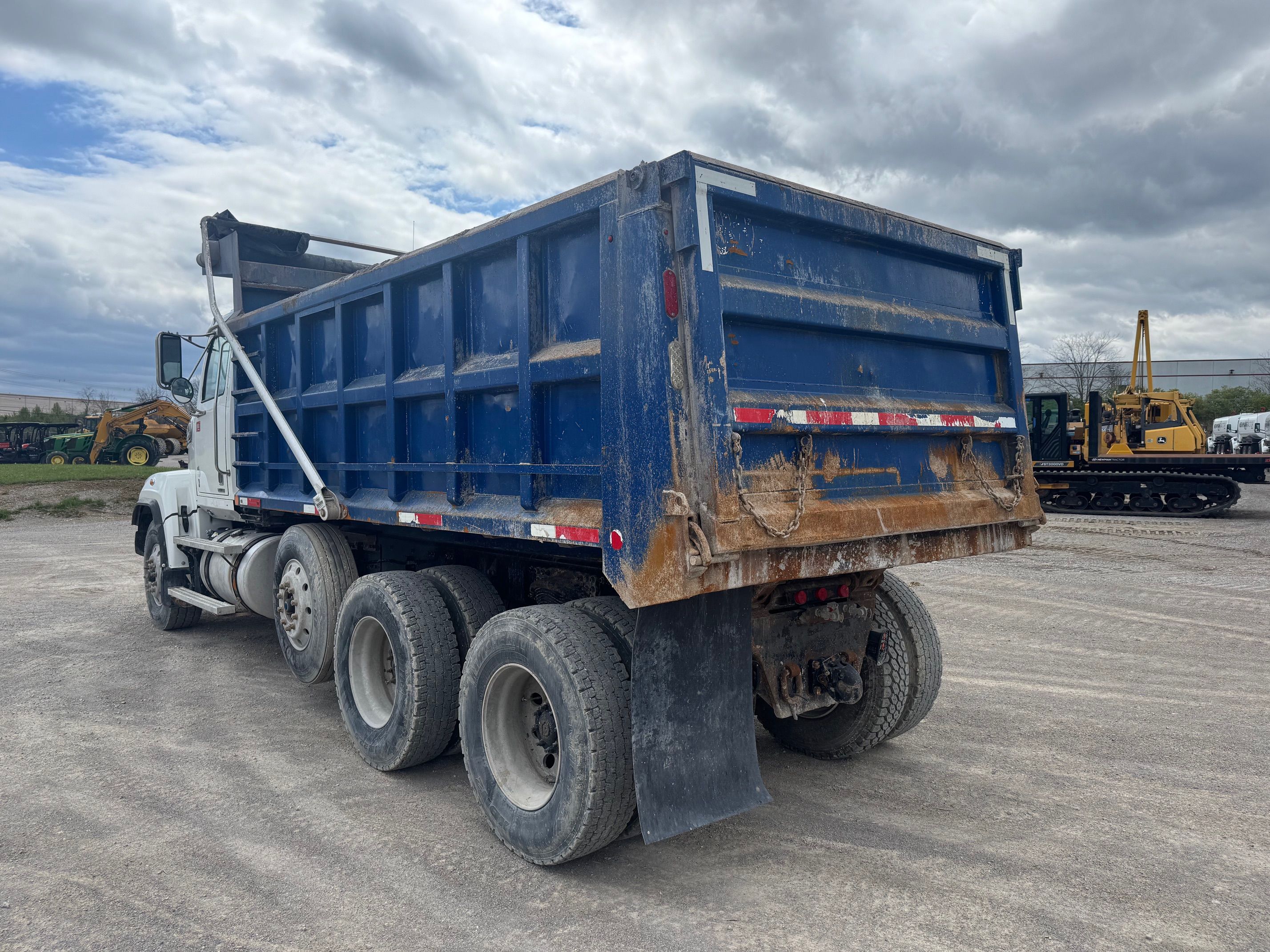 2016 WESTERN STAR 4700SF Photo 2 Thumbnail