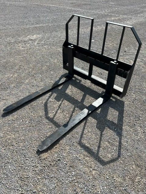 48" SKID STEER FORKS Photo 3 Thumbnail
