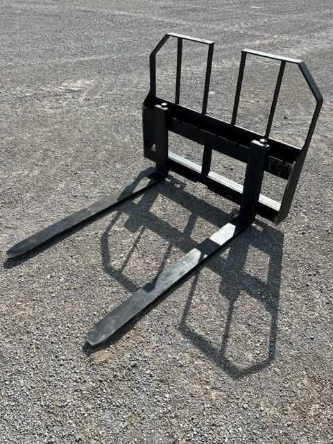 48" SKID STEER FORKS Photo 1