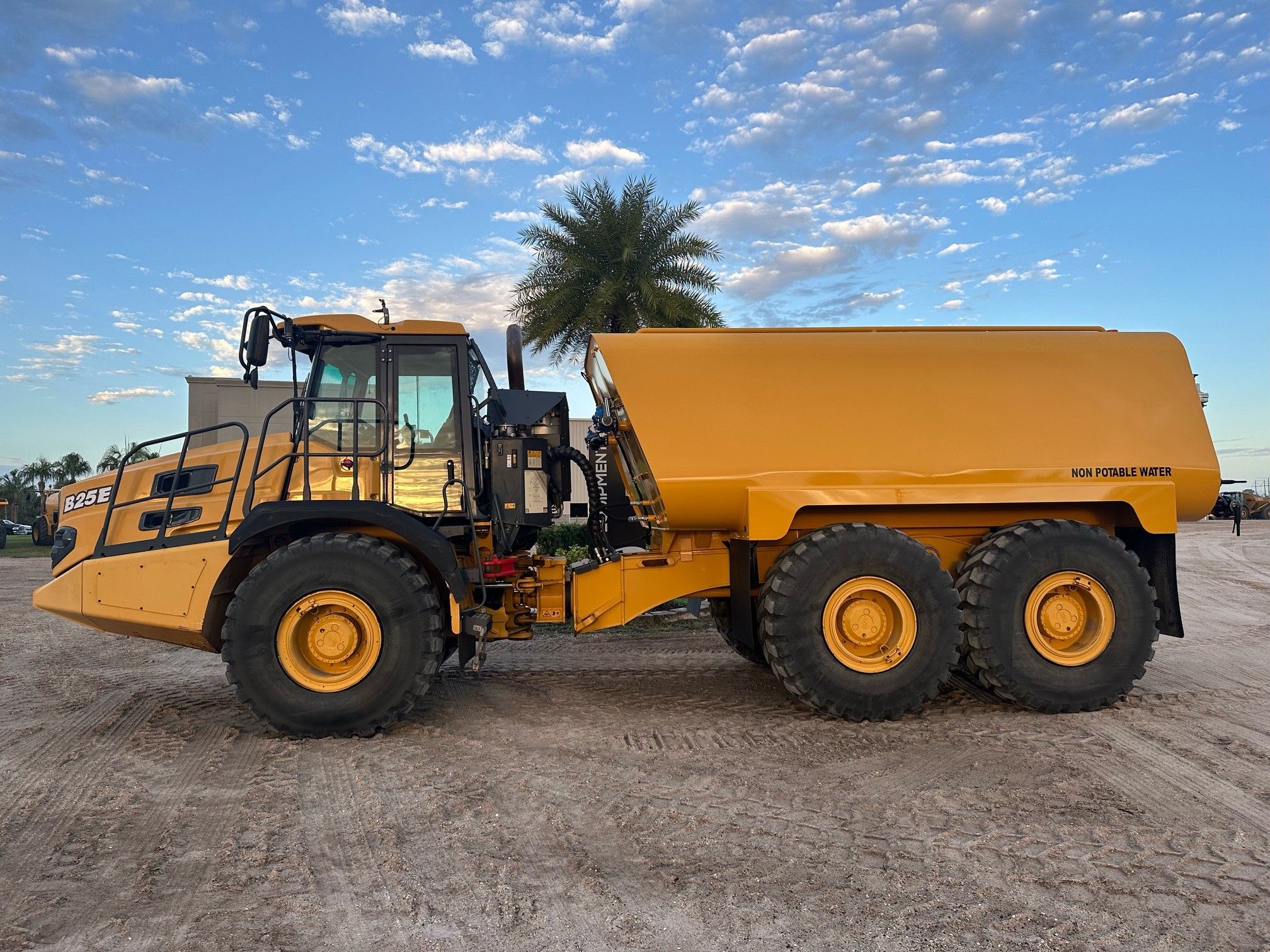 2021 BELL B25E Photo 2 Thumbnail
