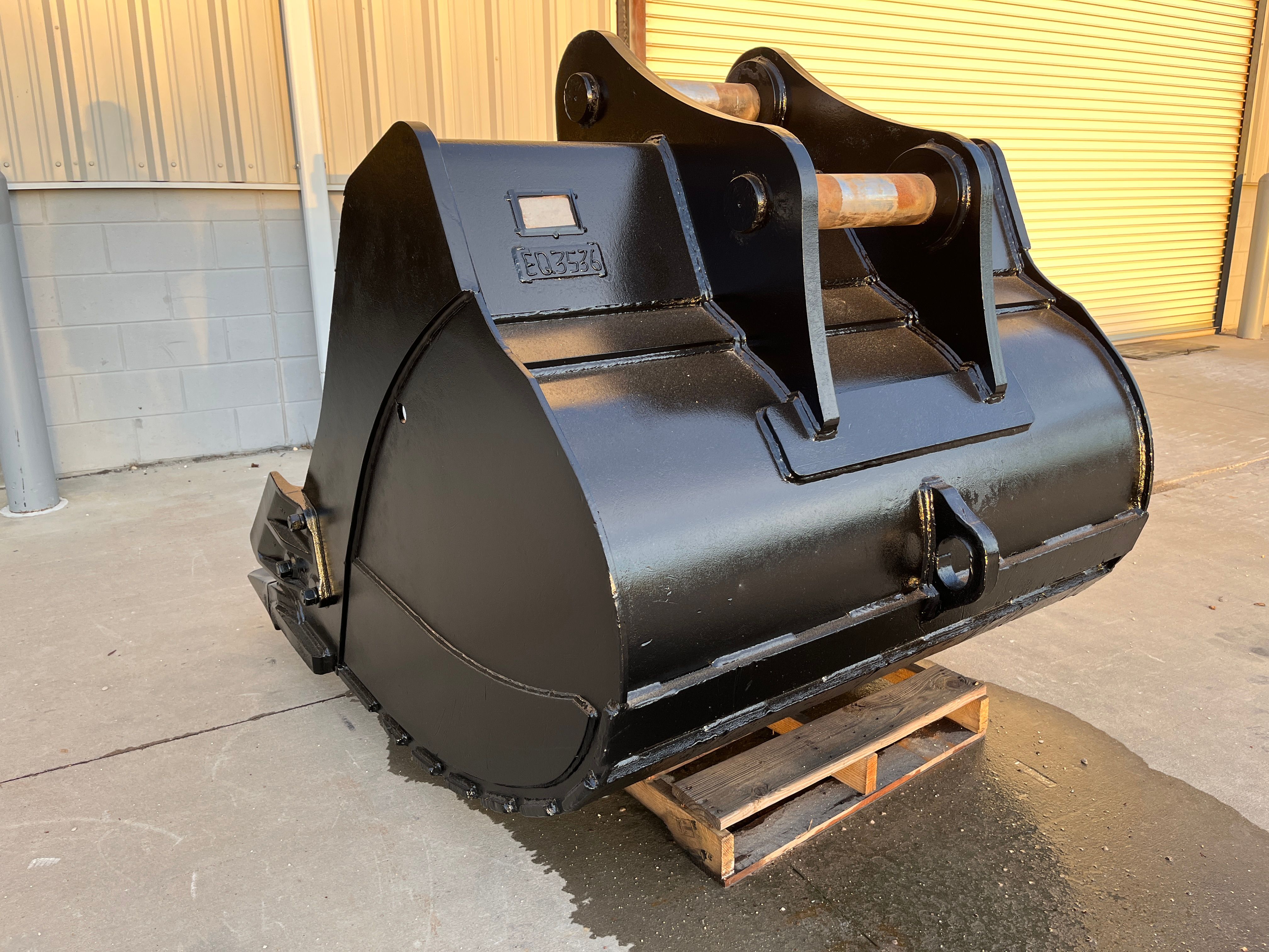 60" EXCAVATOR DIGGING BUCKET 90MM PIN Photo 2 Thumbnail