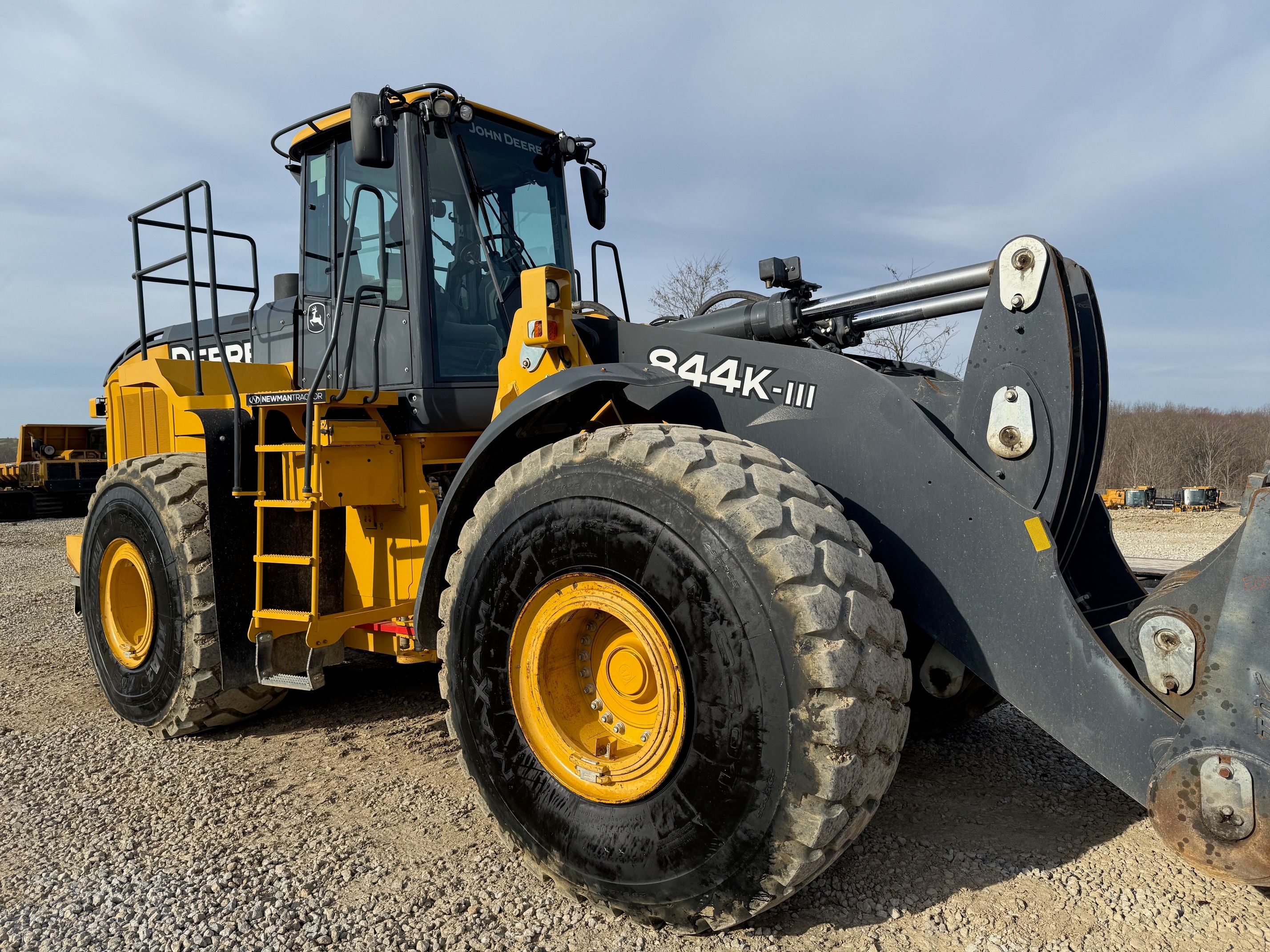 2019 JOHN DEERE 844K Photo 4 Thumbnail