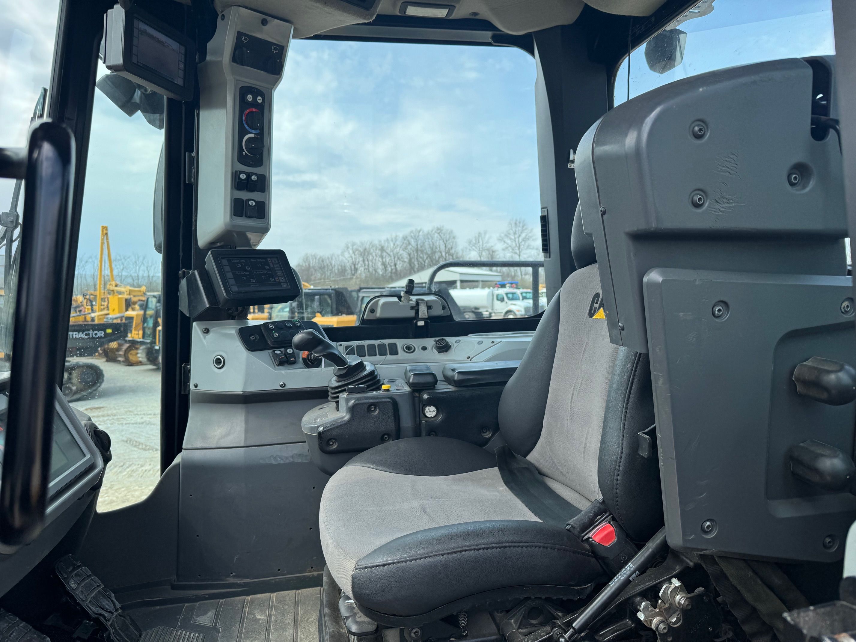 2019 CAT 815K Photo 11 Thumbnail