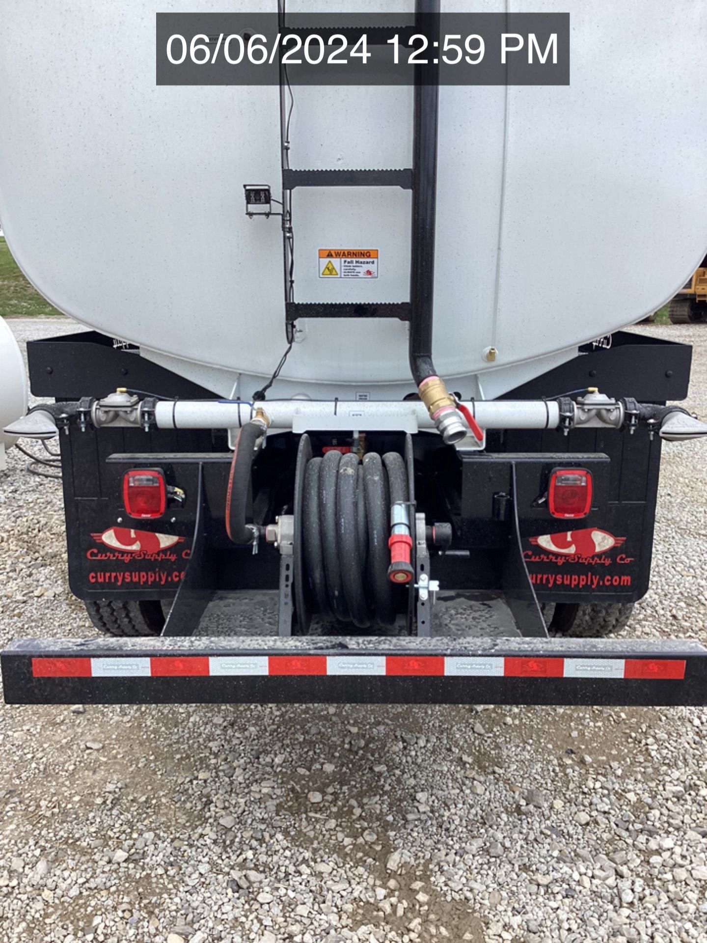 2025 PETERBILT 548 WATER Photo 12 Thumbnail