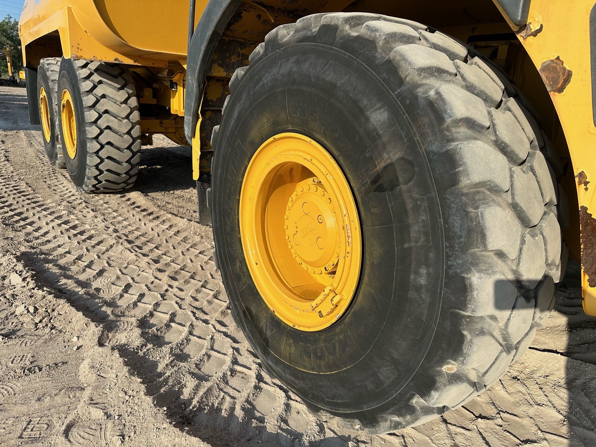 2015 BELL B30E Photo 16 Thumbnail