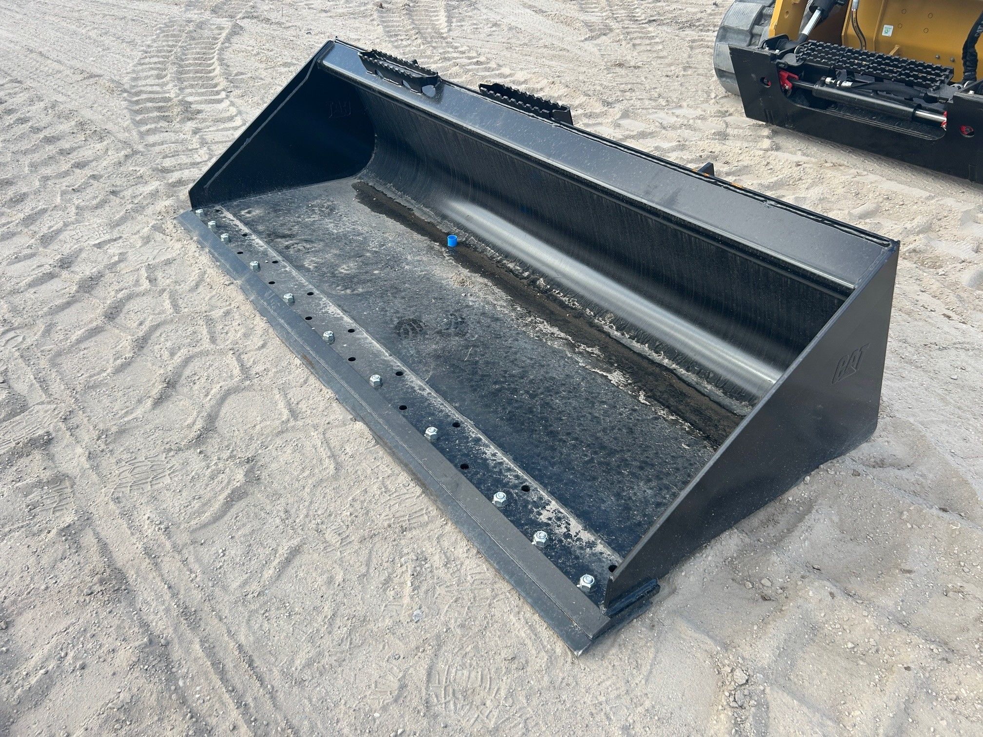 CAT 299D3 80" Skid Steer Bucket Photo 1 Thumbnail