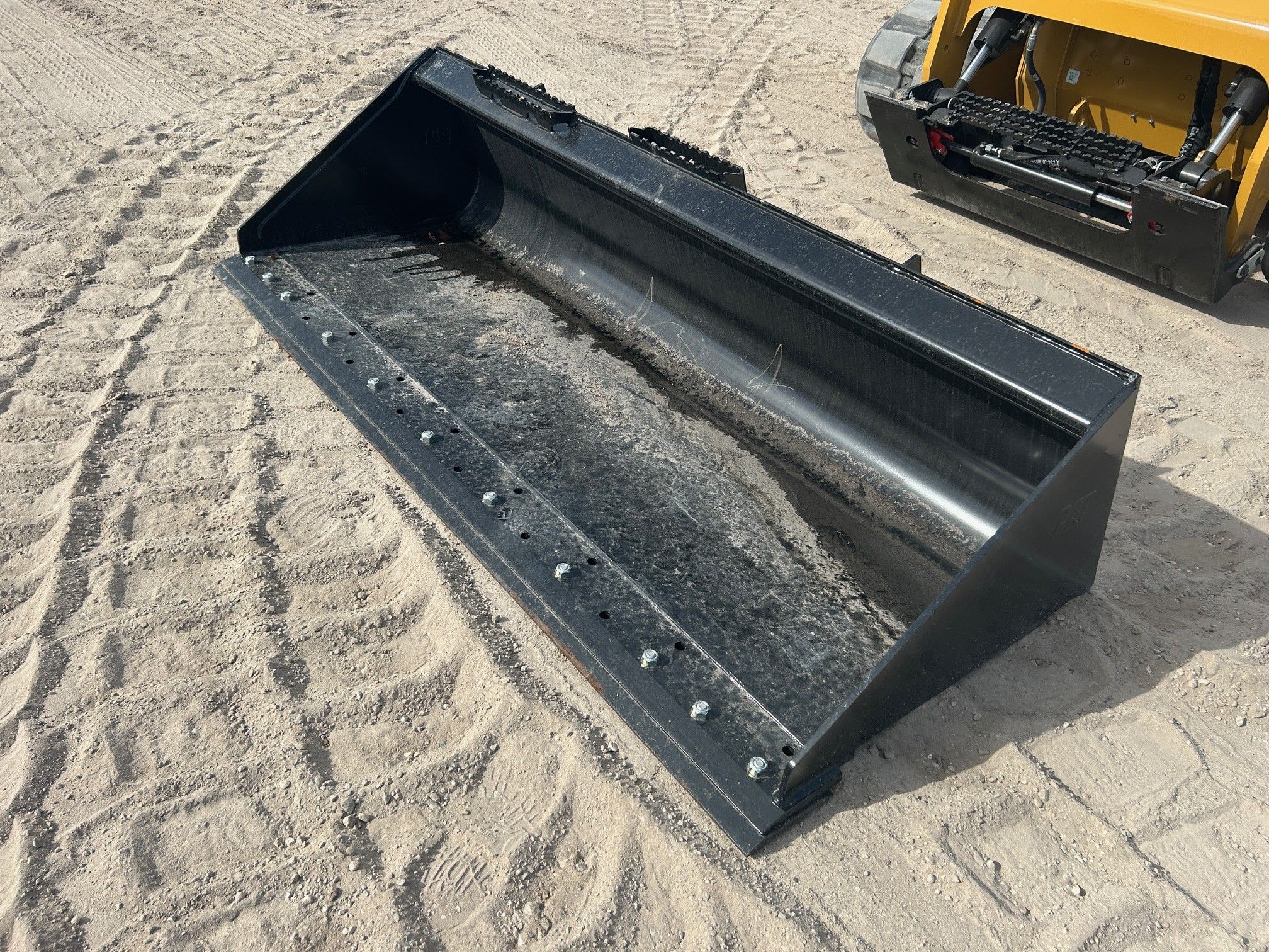 CAT 299D3 80" Skid Steer Bucket Photo 1 Thumbnail