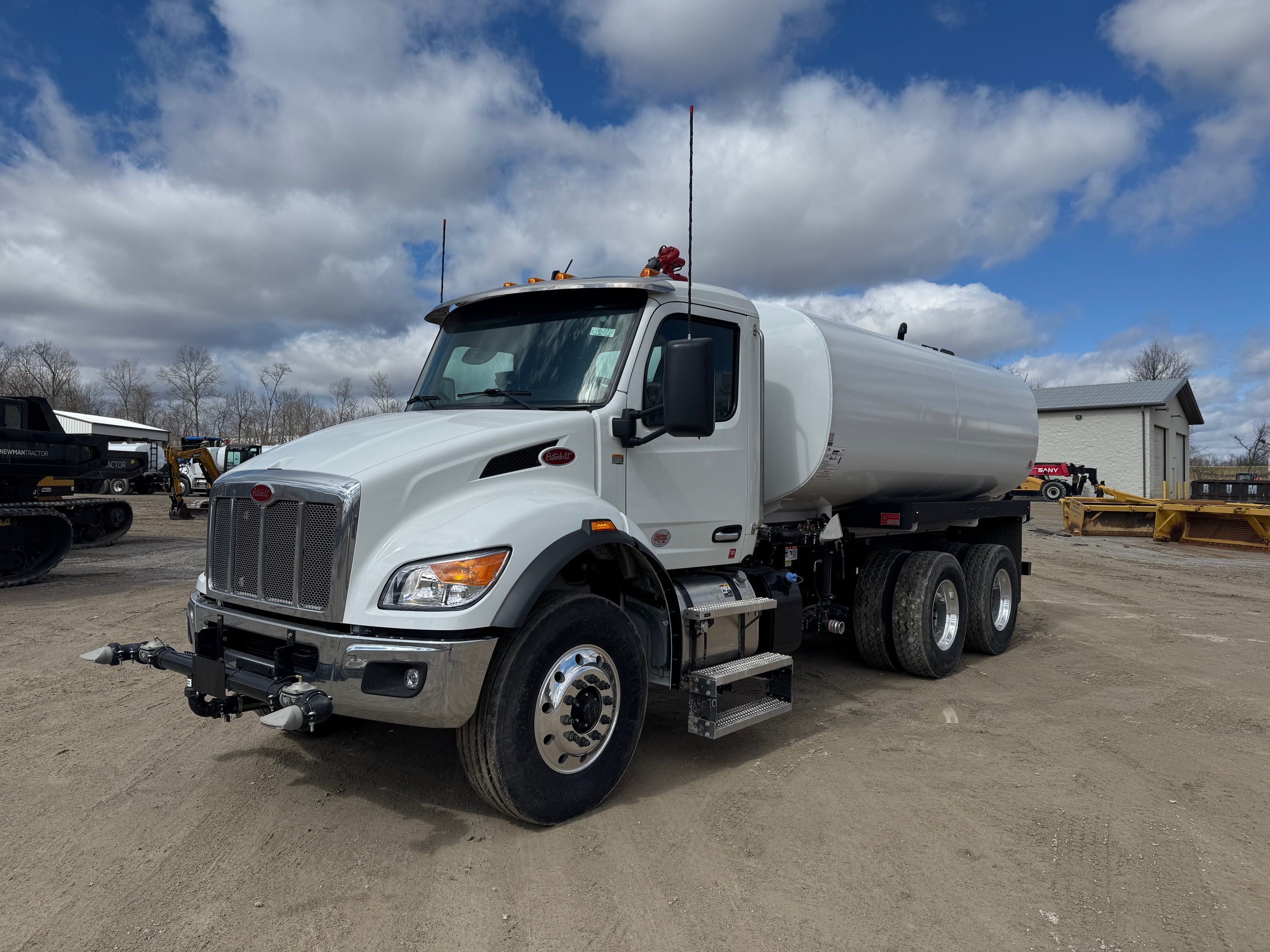 2025 PETERBILT 548 WATER Photo 1 Thumbnail