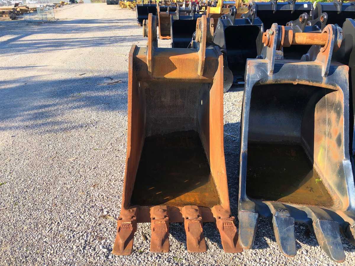 30" BUCKET FOR SY235C Photo 1