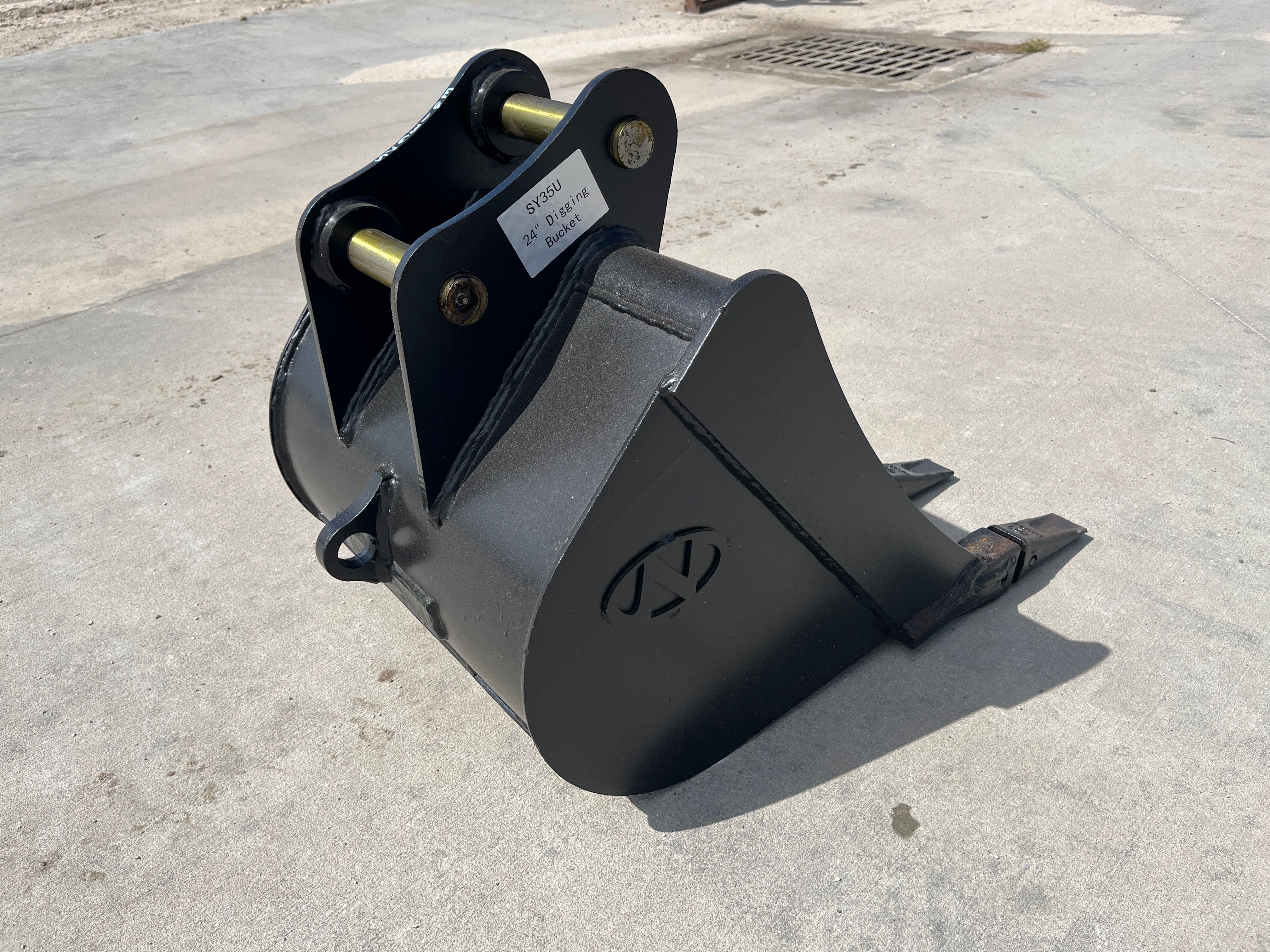 24" BUCKET FOR SY35U Photo 3 Thumbnail