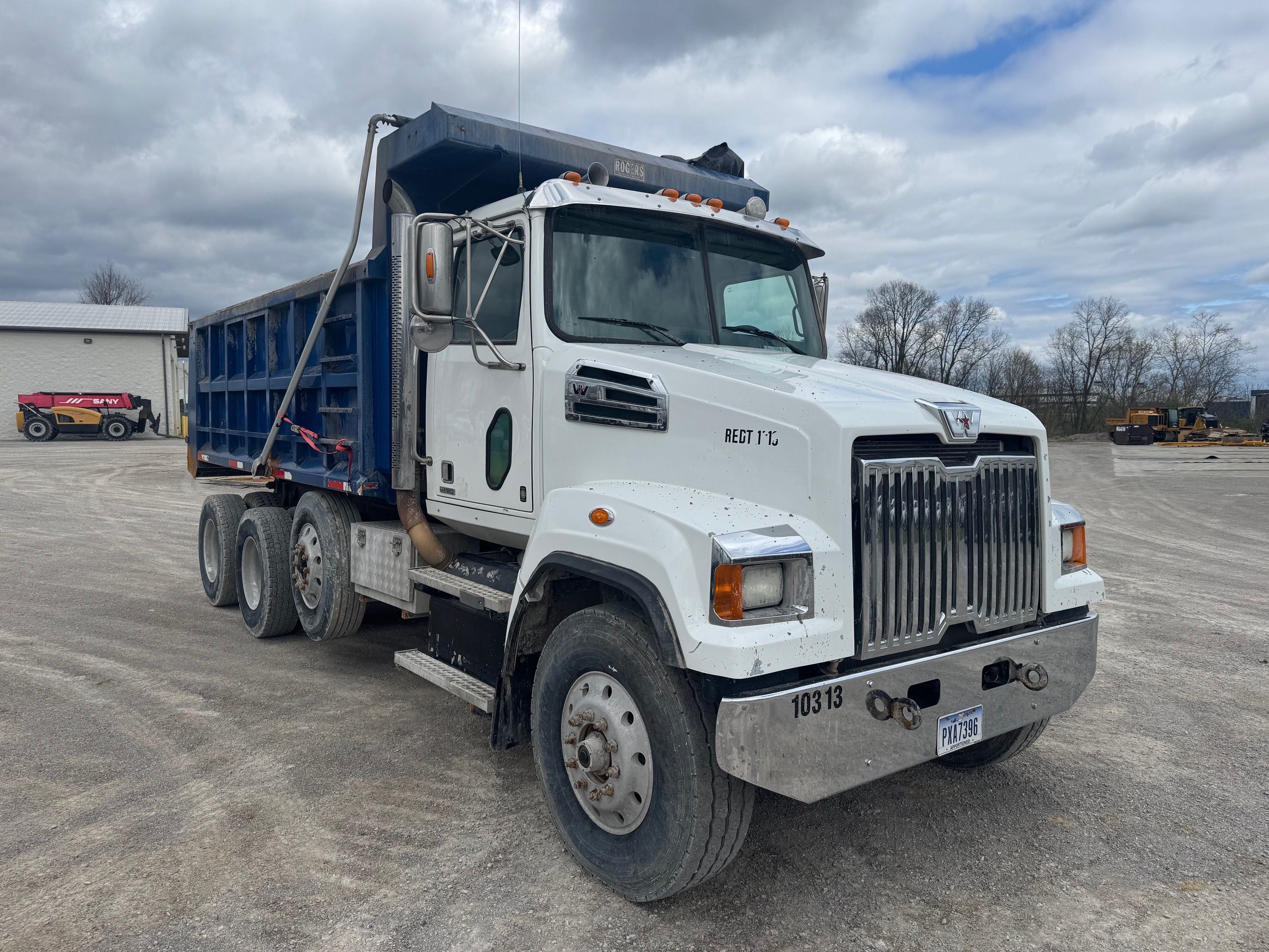 2016 WESTERN STAR 4700SF Photo 4 Thumbnail