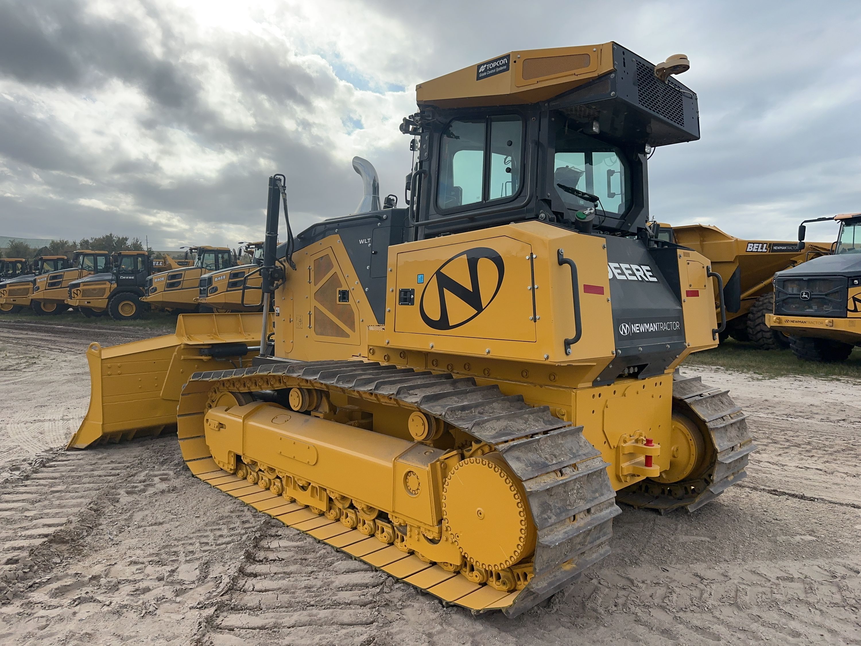 2023 JOHN DEERE 850L WLT Photo 5 Thumbnail