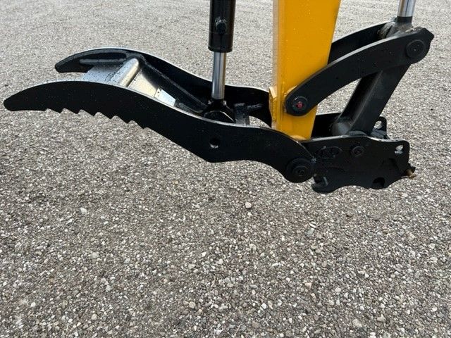 THUMB FOR SY35U (FOR USE W/ QUICK COUPLER) Photo 3 Thumbnail