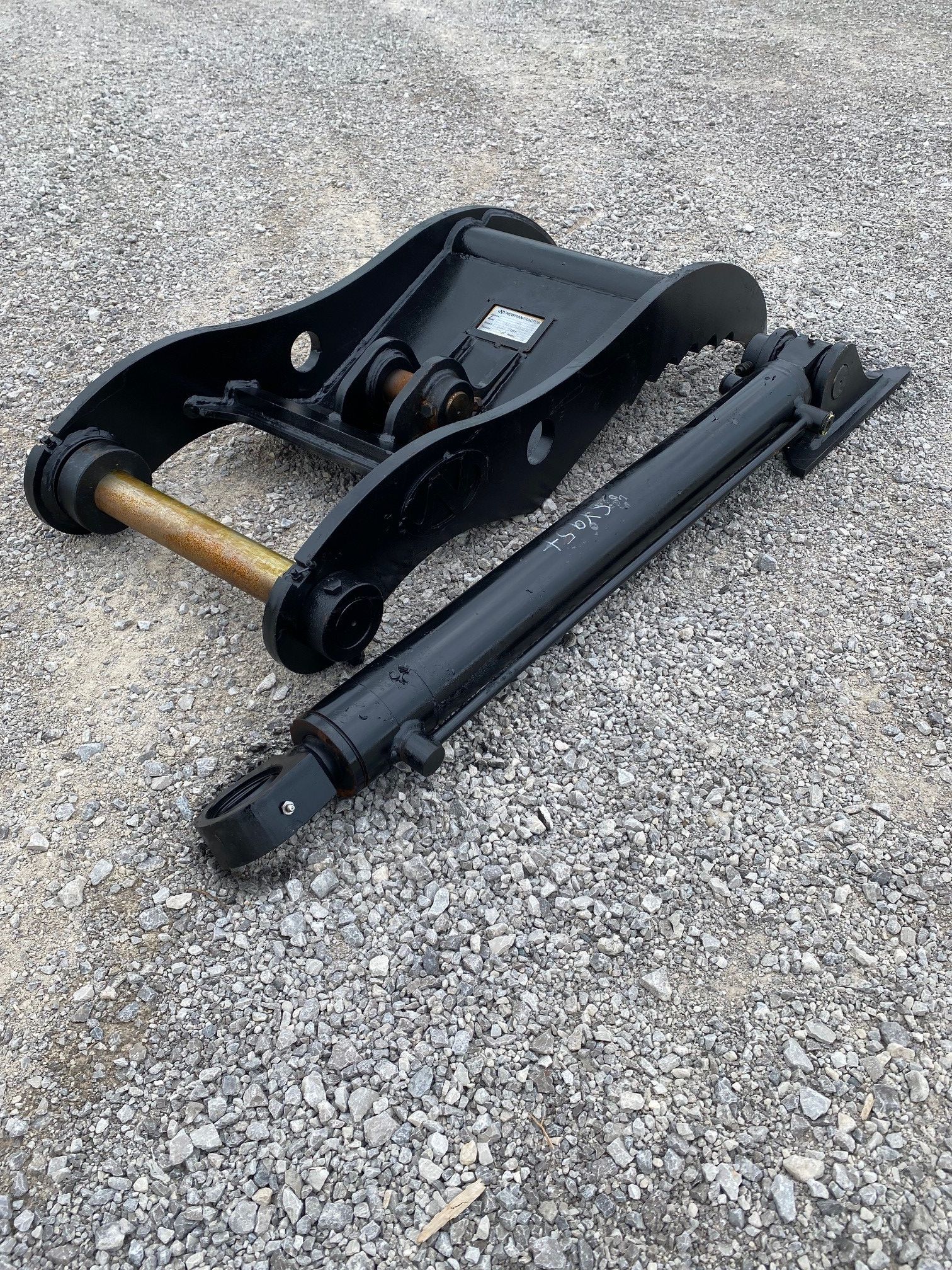 THUMB FOR SY95C (FOR USE W/ QUICK COUPLER) Photo 1 Thumbnail