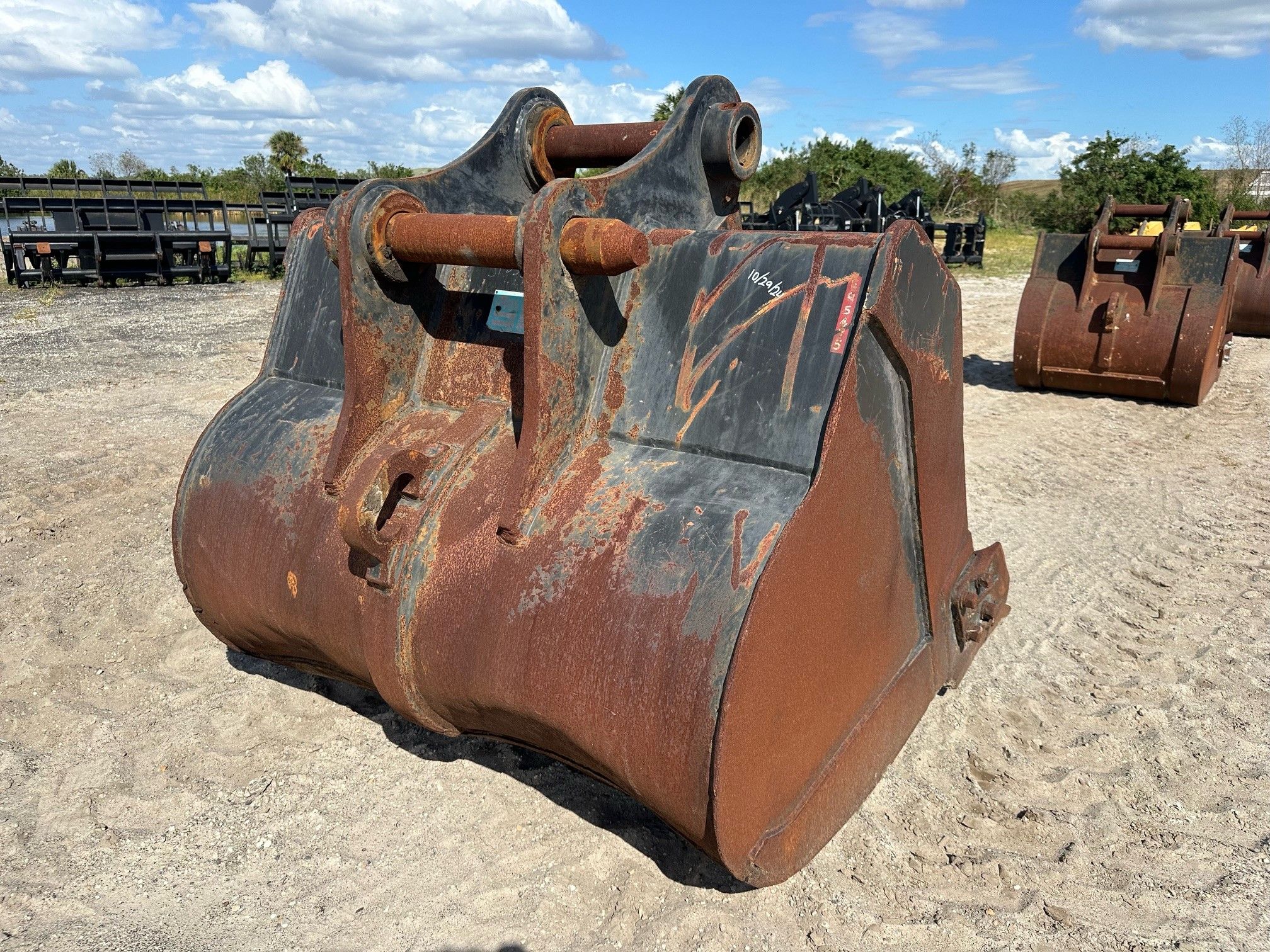 60" BUCKET FOR SY365C Photo 1 Thumbnail